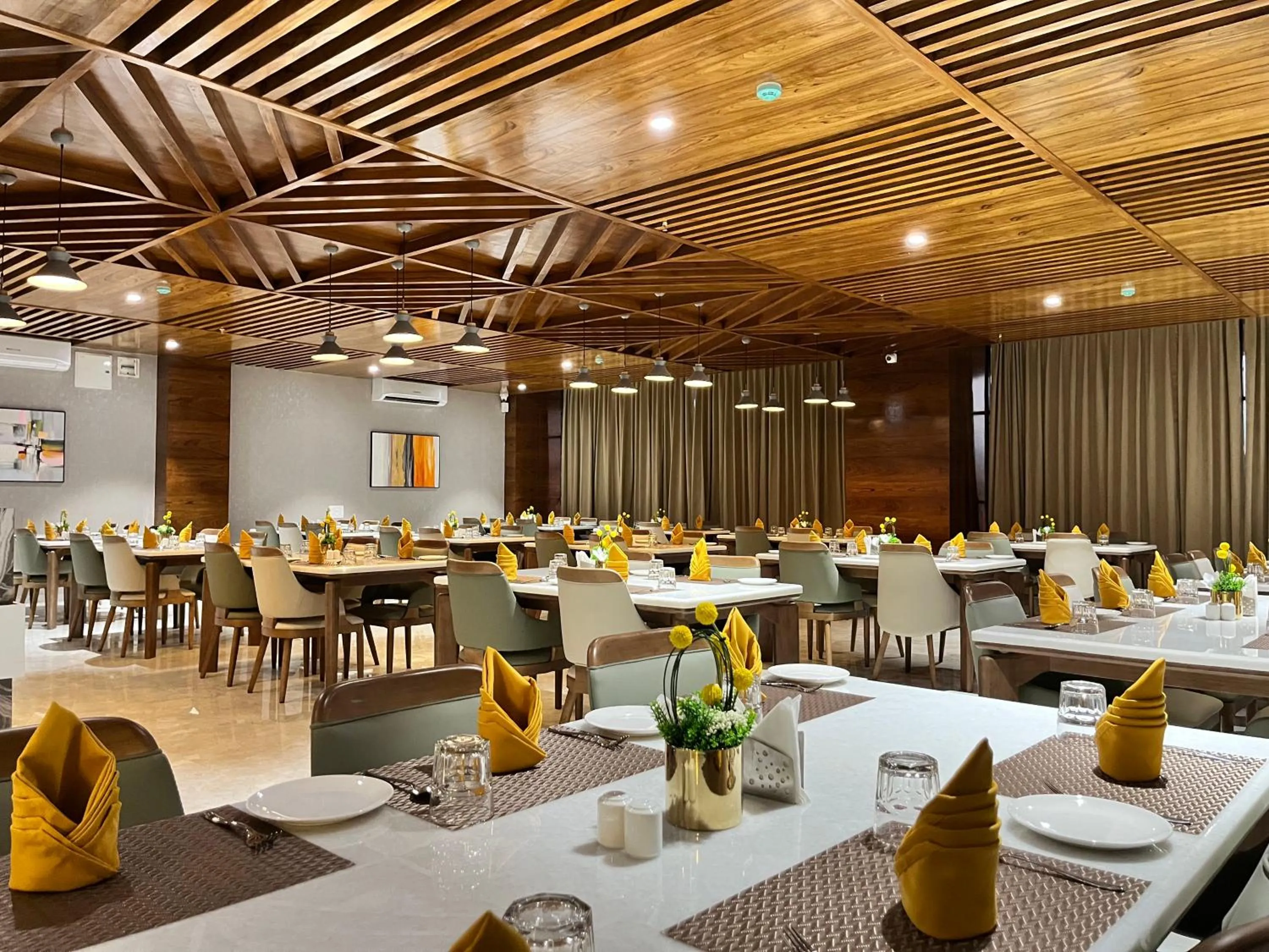 Restaurant/places to eat in VITS Satyajeet Karad