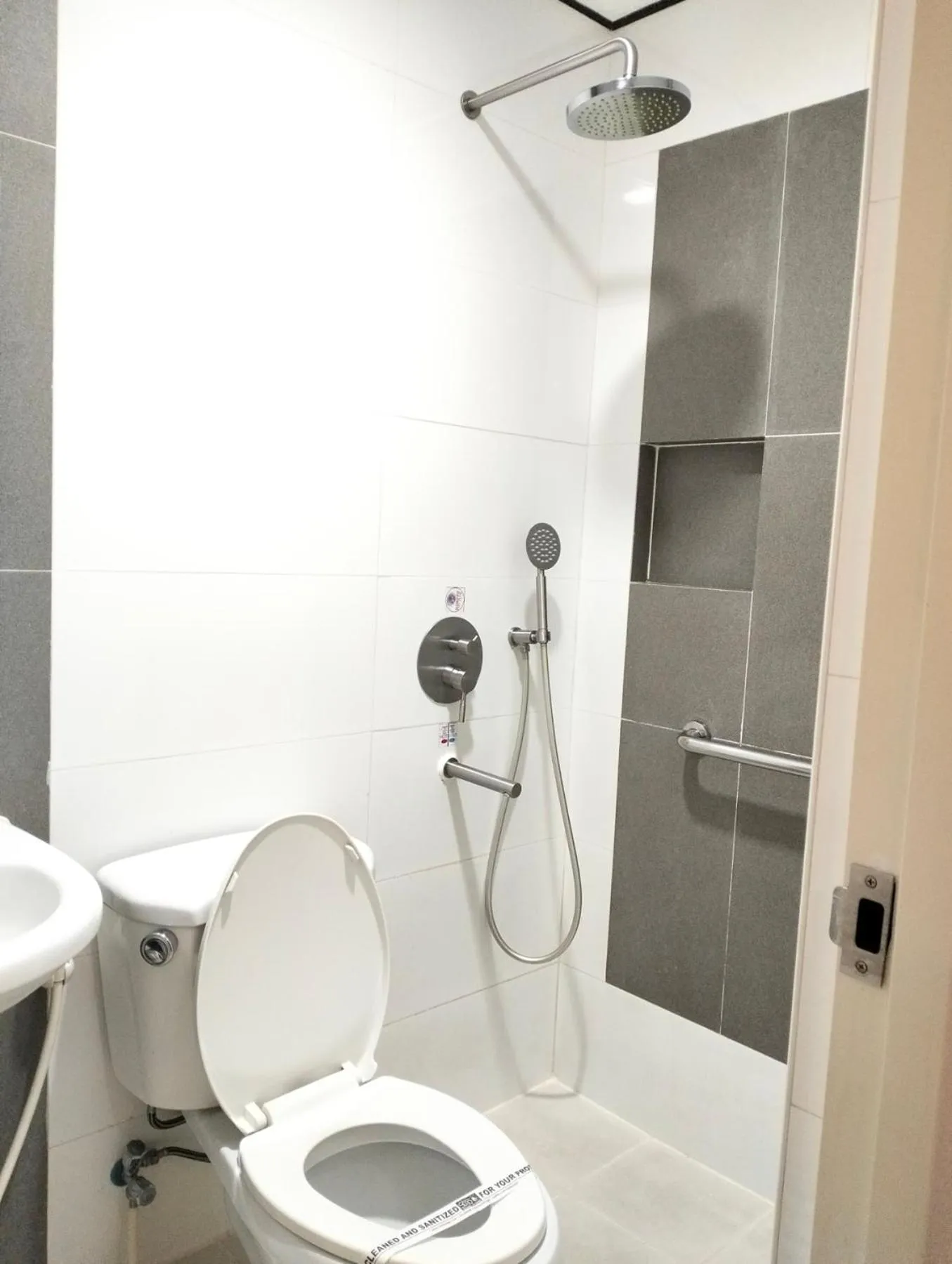 Bathroom in Hotel Sogo Roxas Blvd