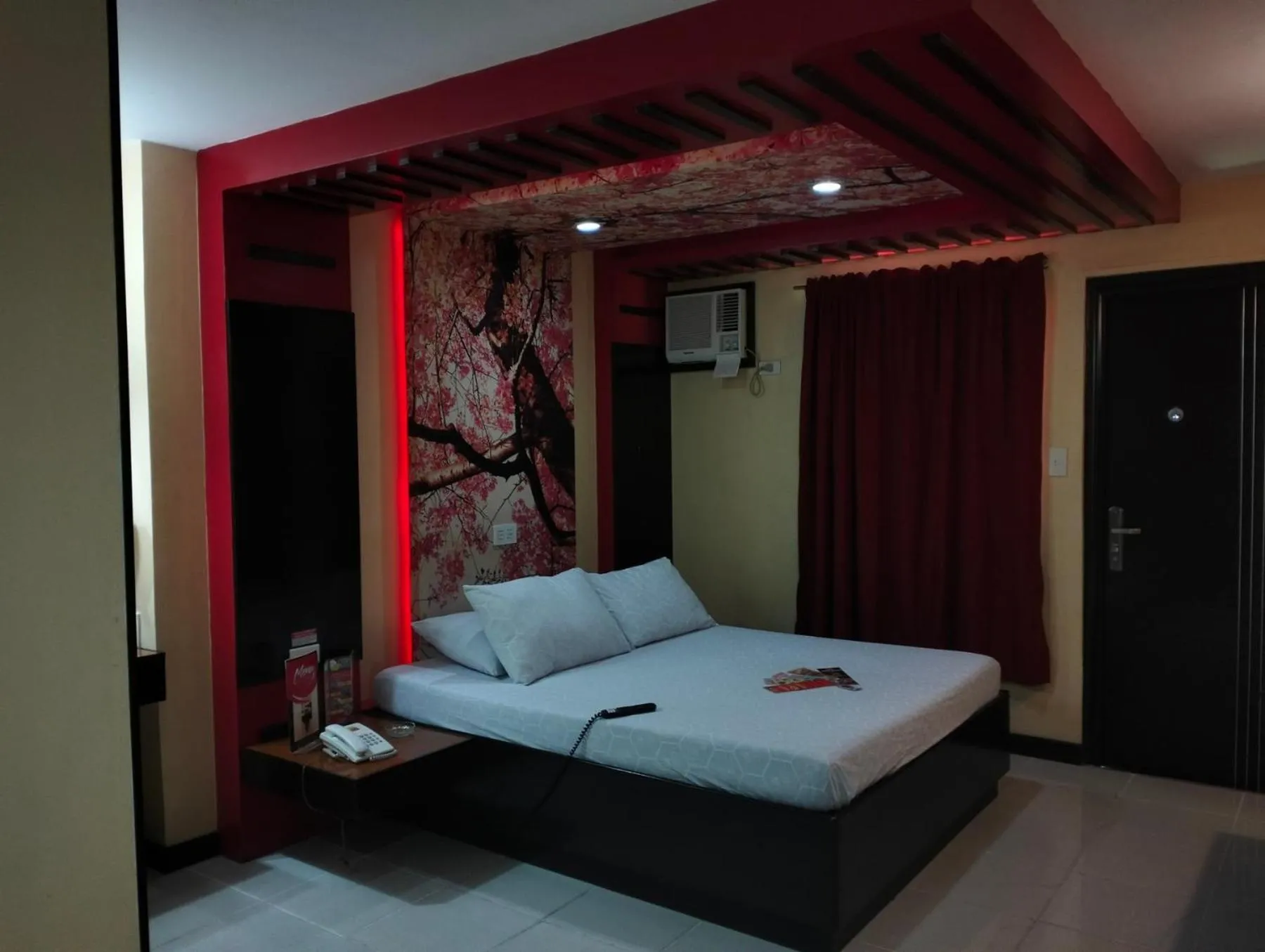 Bedroom, Bed in Hotel Sogo Roxas Blvd