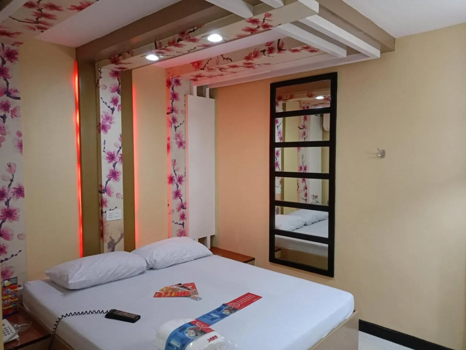 Bed in Hotel Sogo Yabut