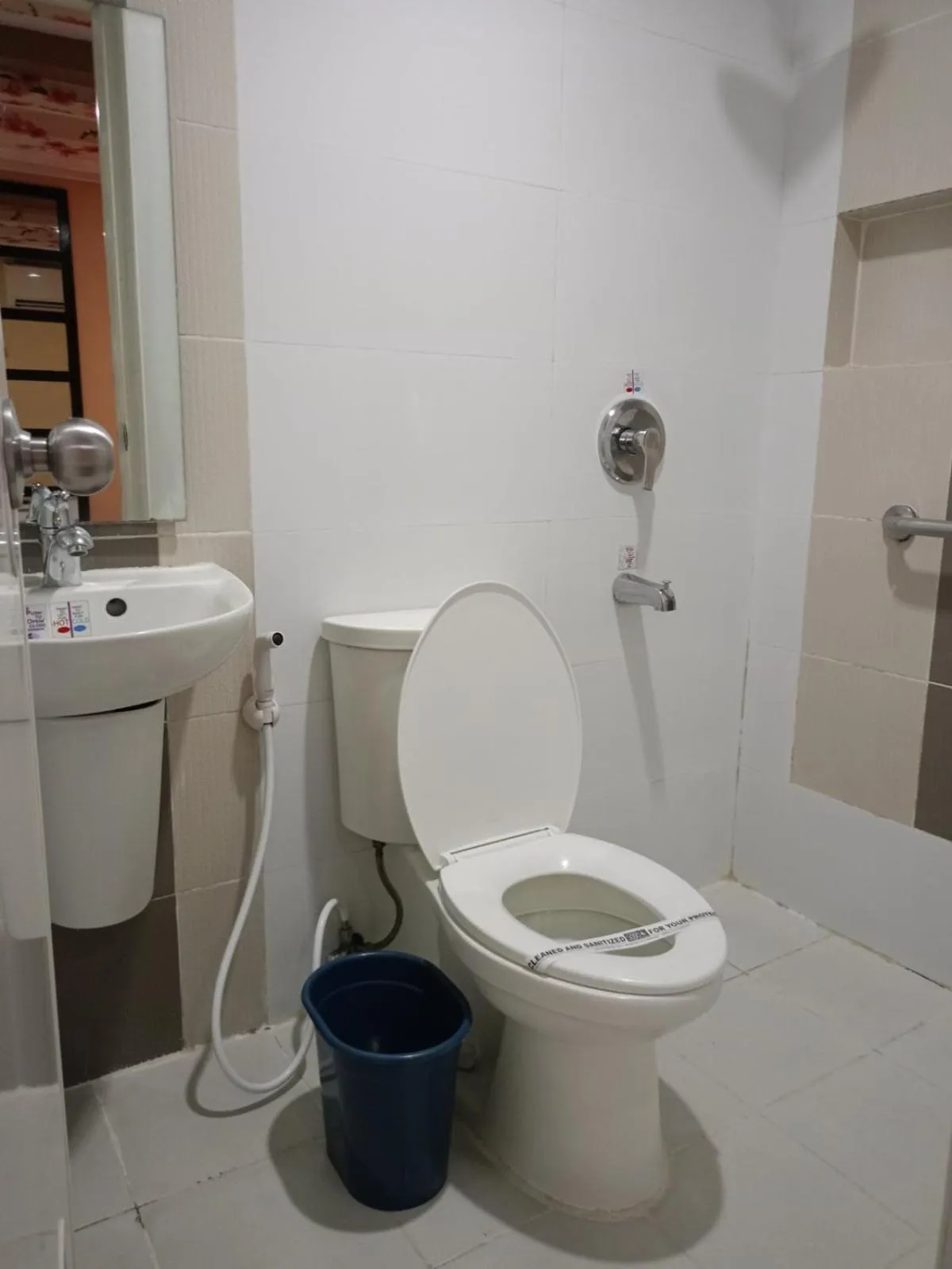 Shower in Hotel Sogo Yabut