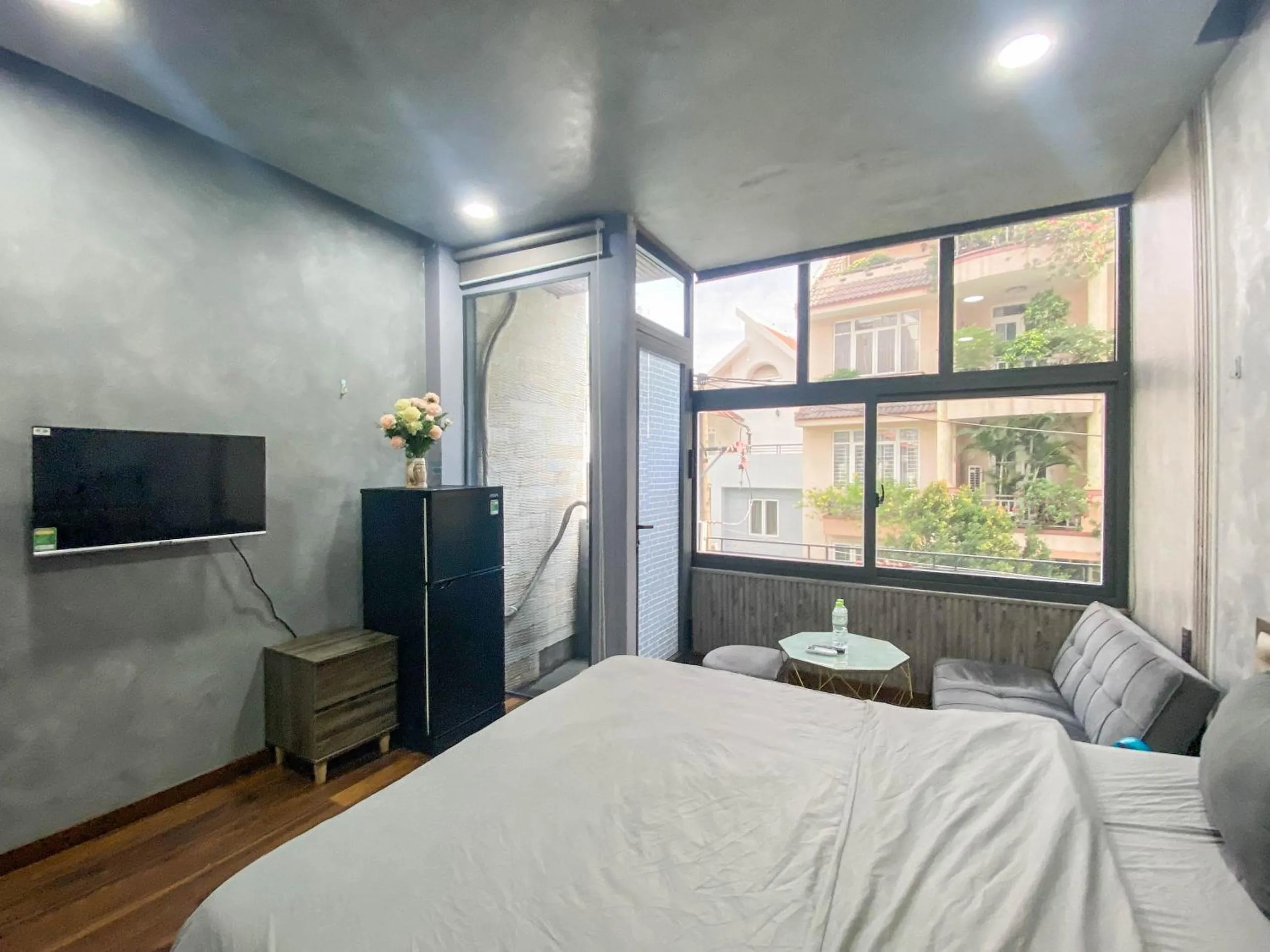 Communal lounge/ TV room, Bed in Zeus Living - Cozy Apartment in Thao Dien
