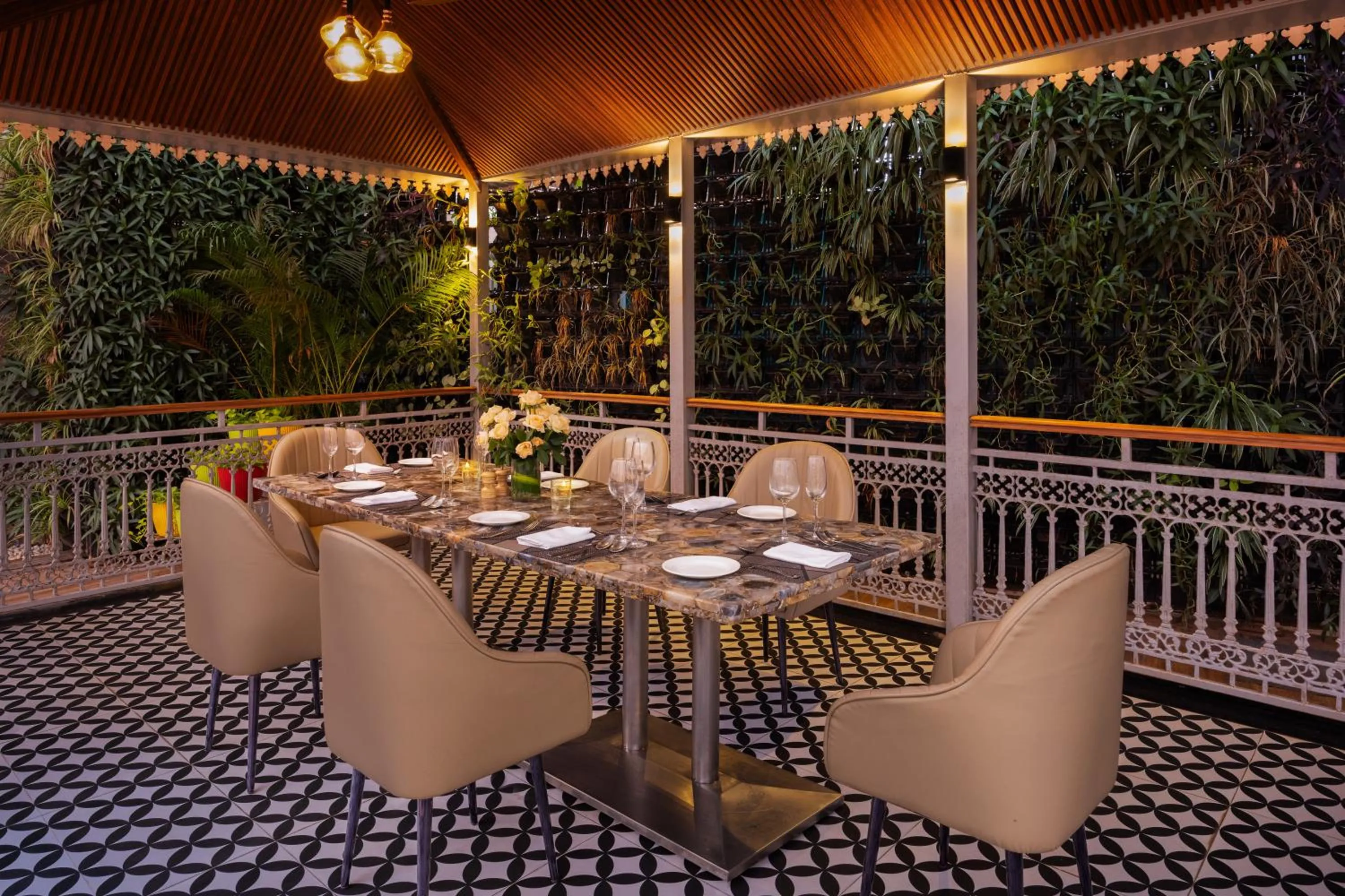 Lounge or bar in Fortune Select Candolim, Goa - Member ITC Hotels' Group