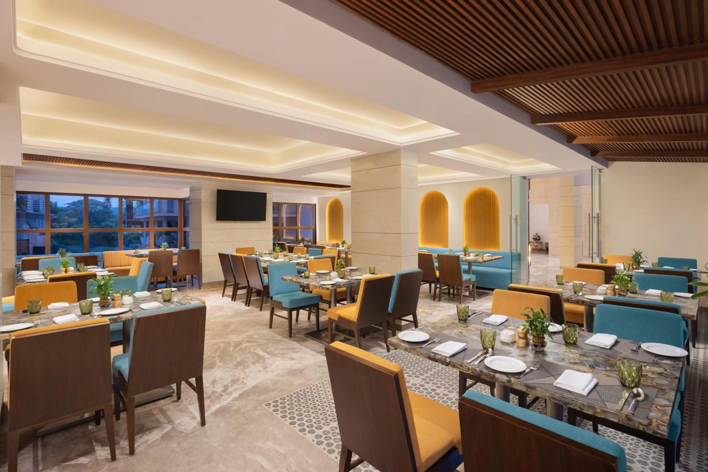 Restaurant/places to eat in Fortune Select Candolim, Goa - Member ITC Hotels' Group