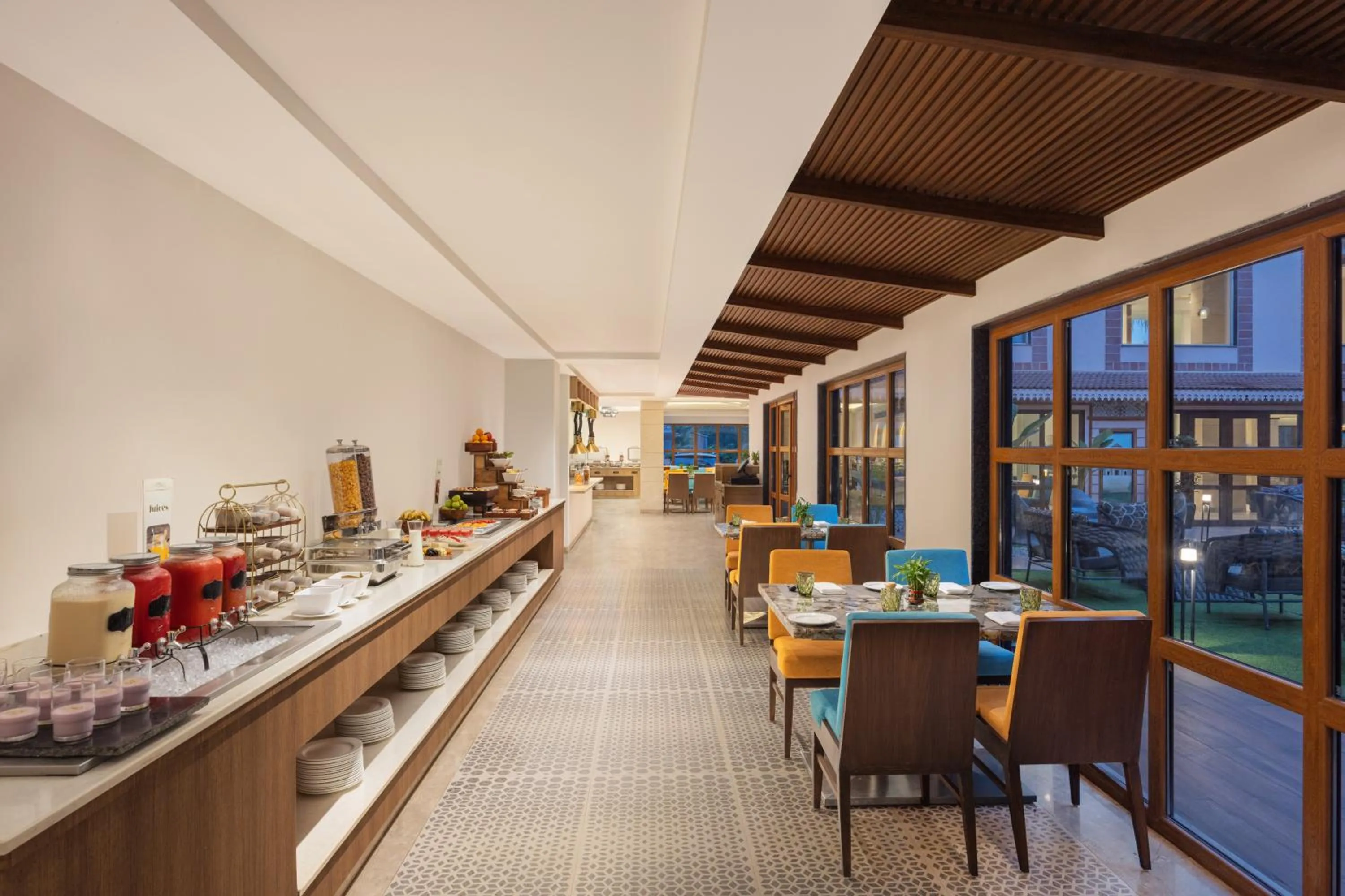 Restaurant/places to eat in Fortune Select Candolim, Goa - Member ITC Hotels' Group