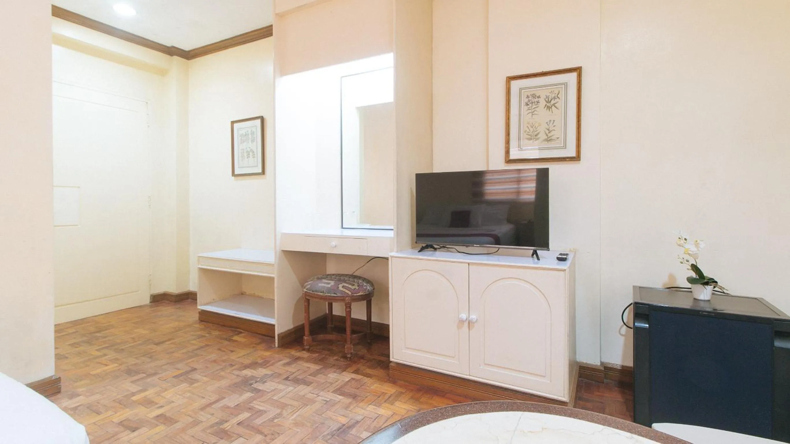 Bedroom in RedDoorz @ Tondaligan Beach Hotel