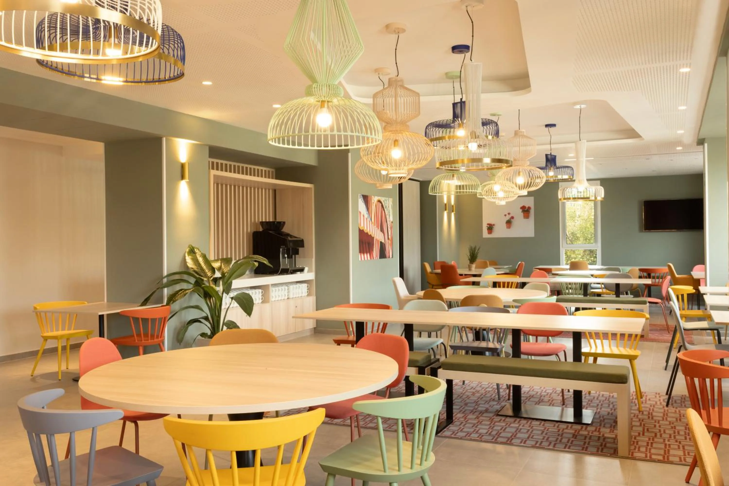 Restaurant/places to eat in Hampton By Hilton Malaga Martiricos