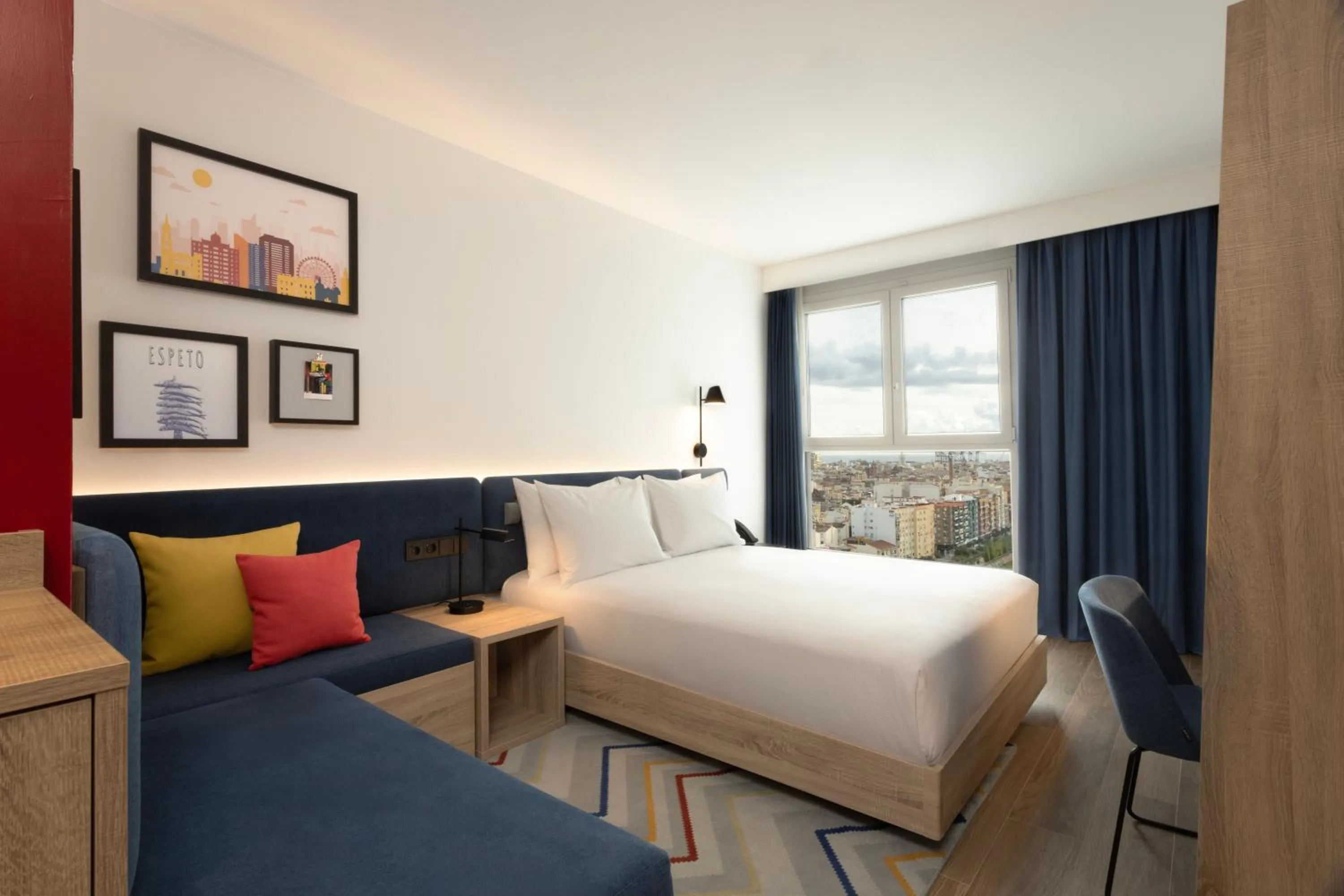 Bedroom, Bed in Hampton By Hilton Malaga Martiricos