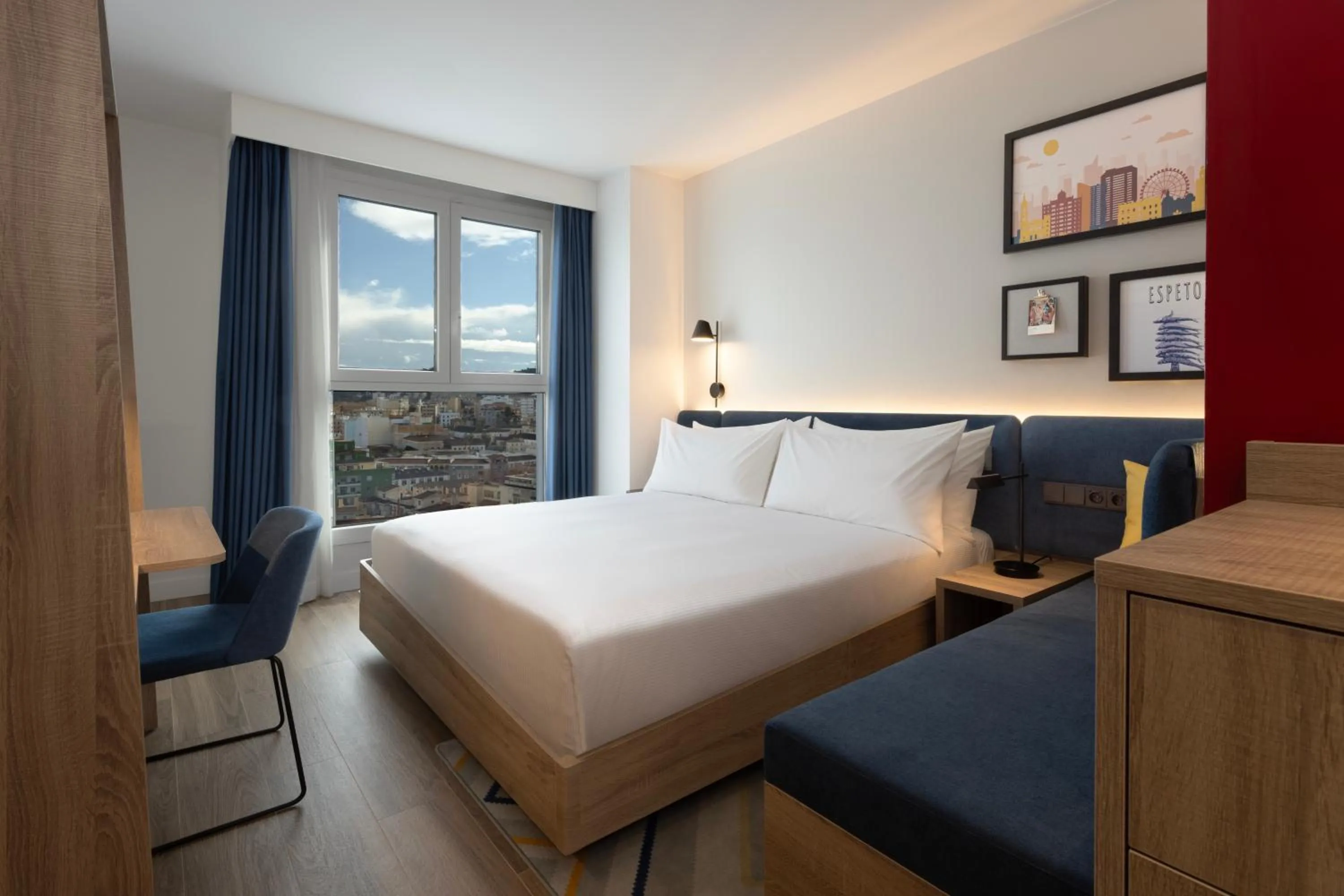 Bedroom, Bed in Hampton By Hilton Malaga Martiricos