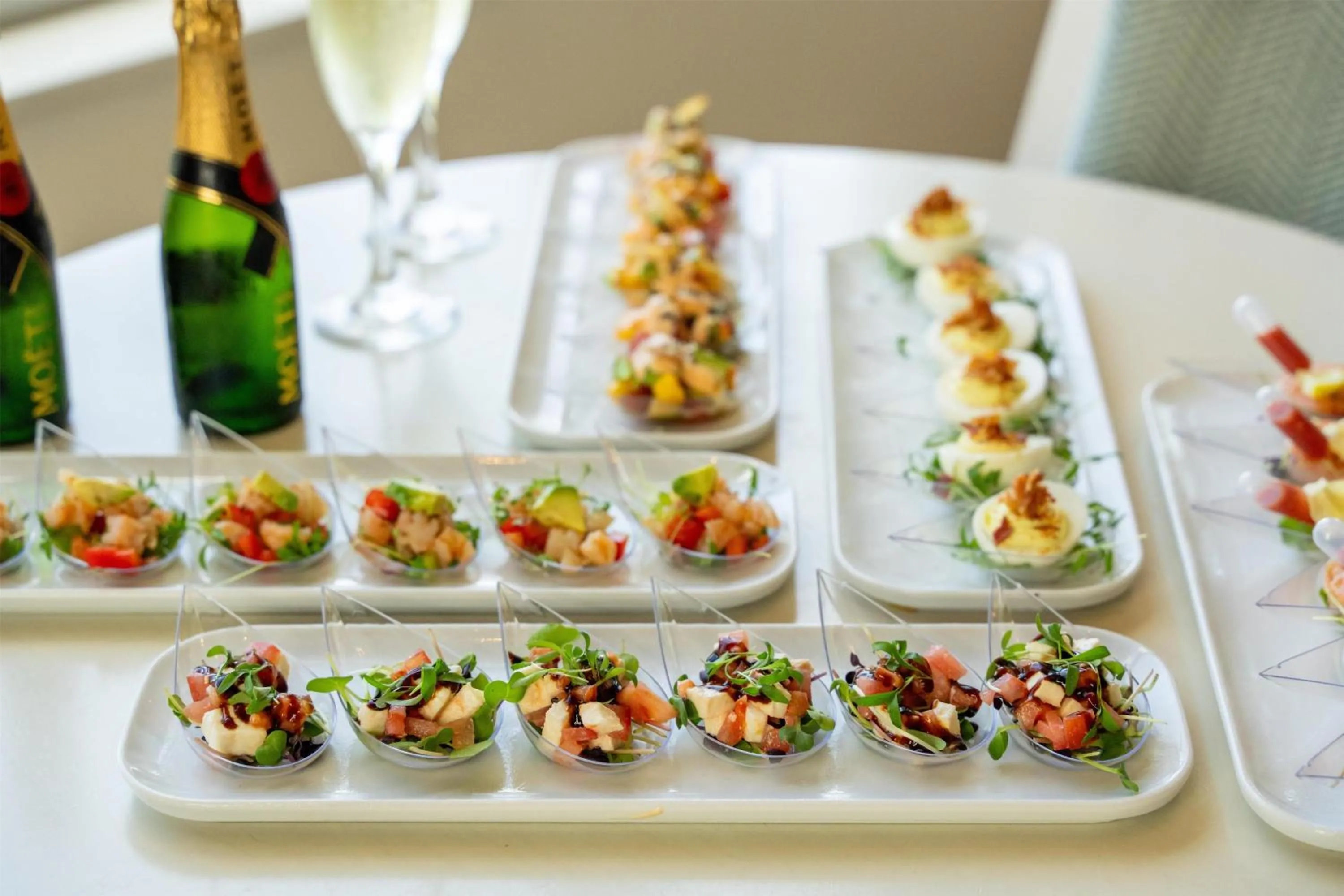 Dining area in The Ellie Beach Resort Myrtle Beach, Tapestry By Hilton