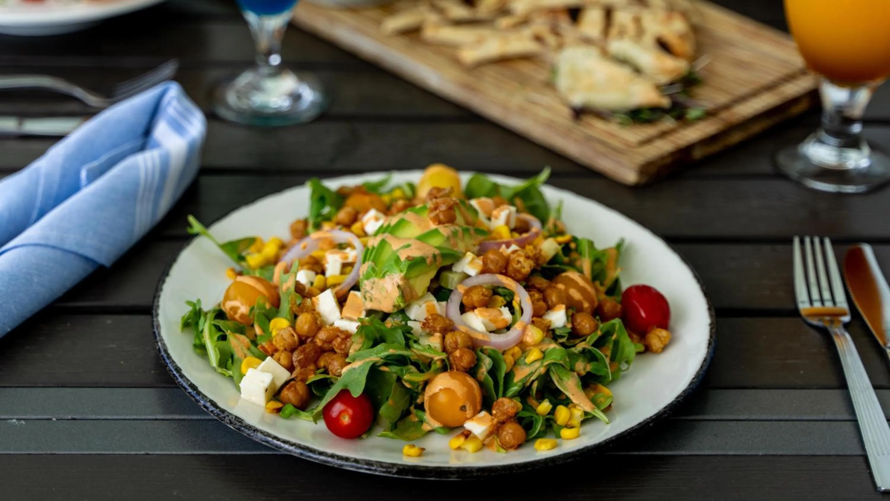 Dining area in The Ellie Beach Resort Myrtle Beach, Tapestry By Hilton