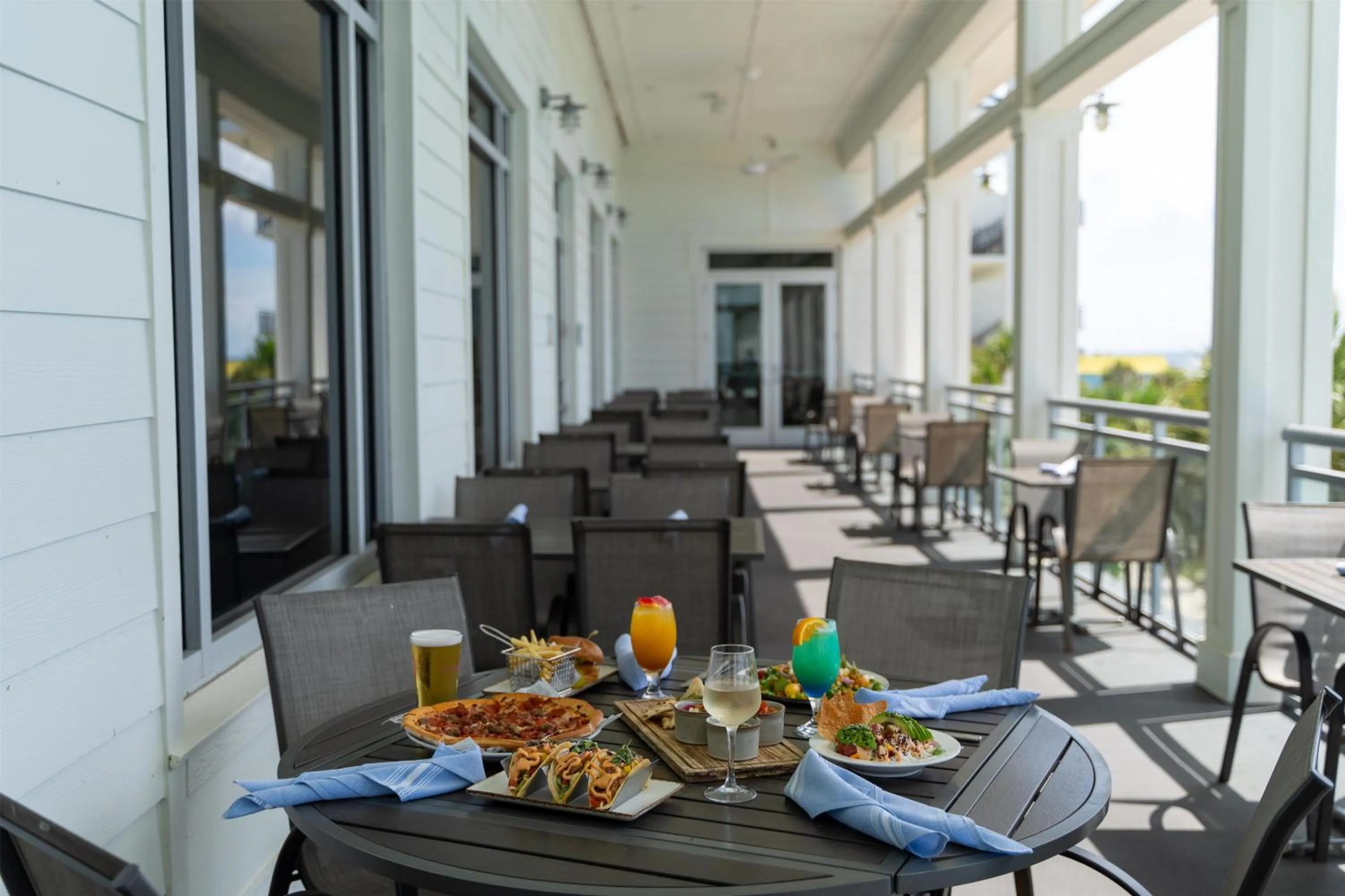 Restaurant/places to eat in The Ellie Beach Resort Myrtle Beach, Tapestry By Hilton