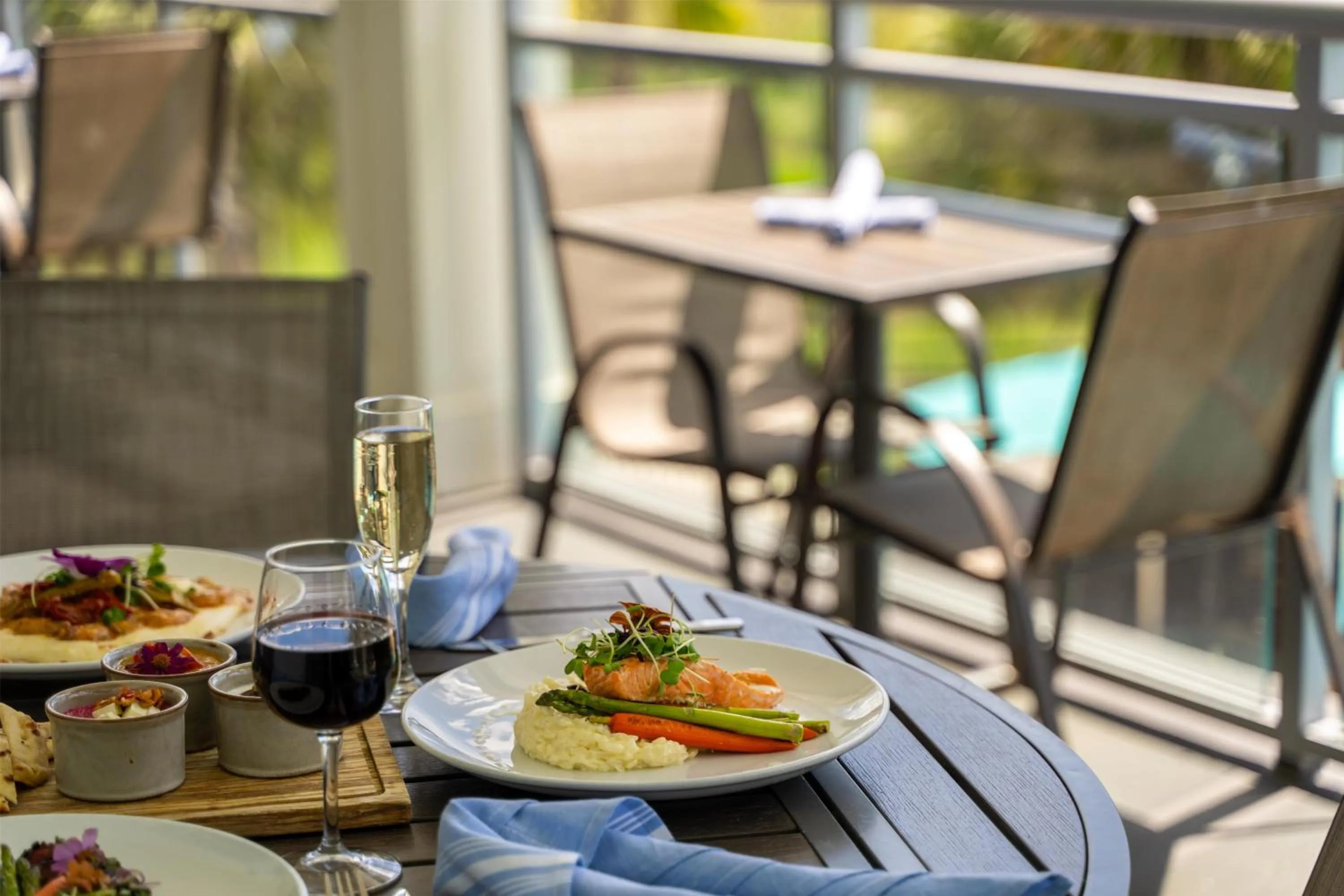 Restaurant/places to eat in The Ellie Beach Resort Myrtle Beach, Tapestry By Hilton