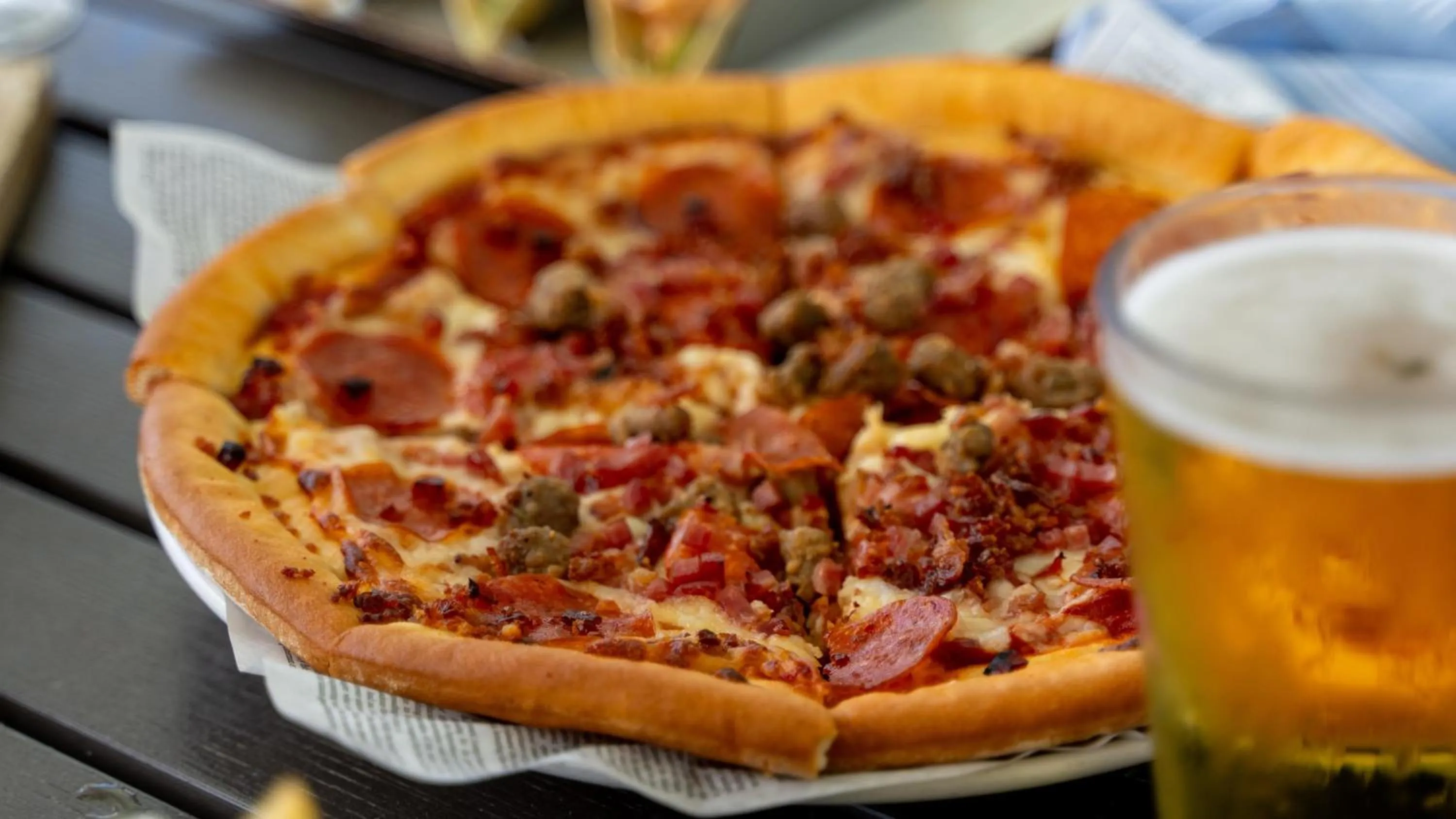 Dining area in The Ellie Beach Resort Myrtle Beach, Tapestry By Hilton