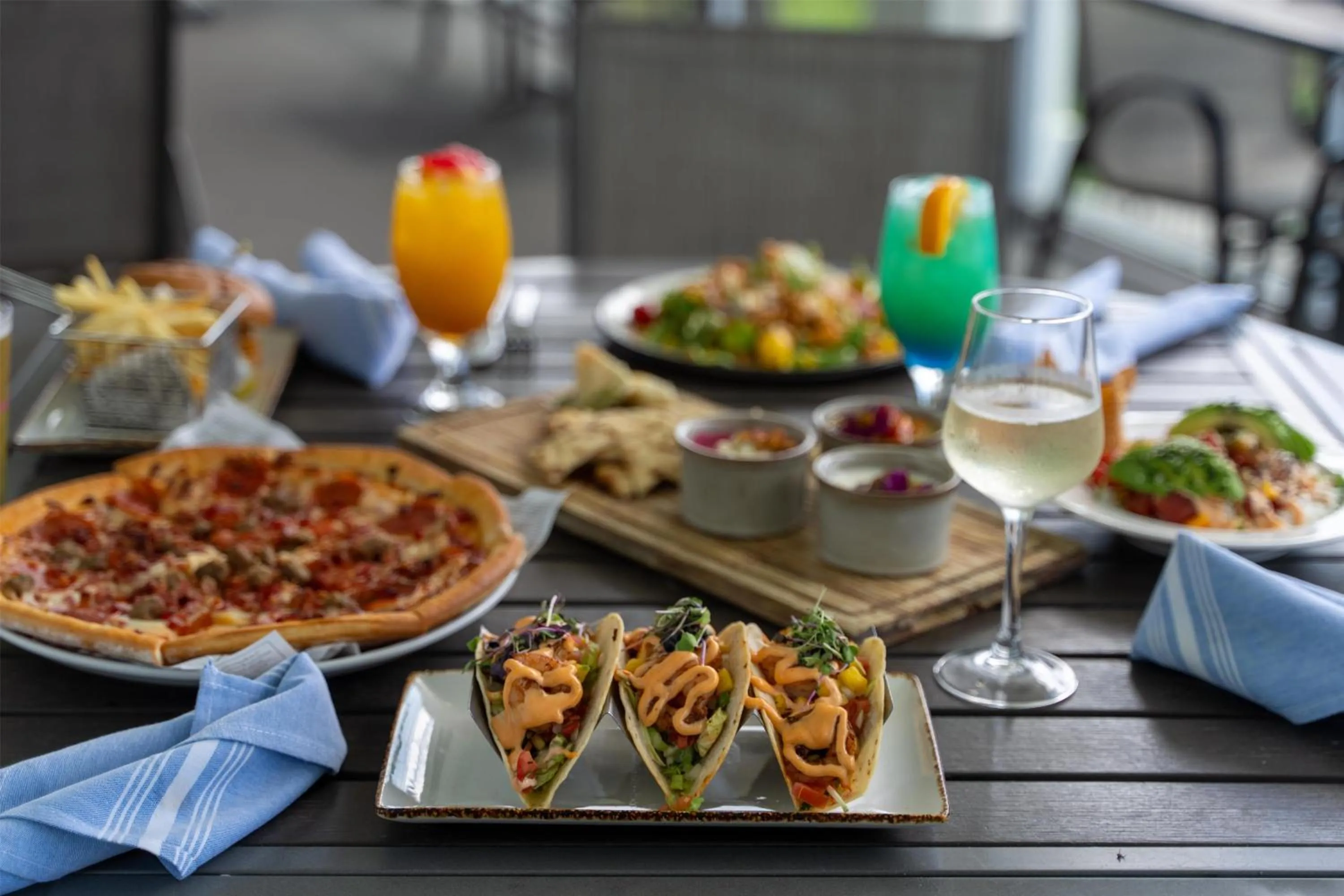 Restaurant/places to eat in The Ellie Beach Resort Myrtle Beach, Tapestry By Hilton