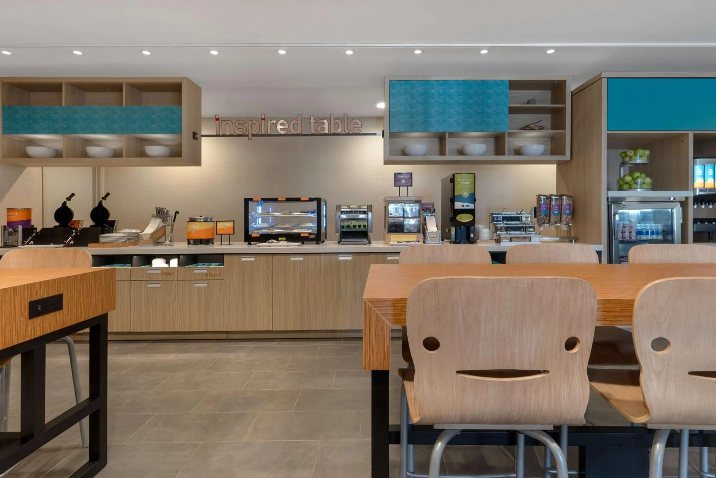 Breakfast in Home2 Suites By Hilton Kokomo