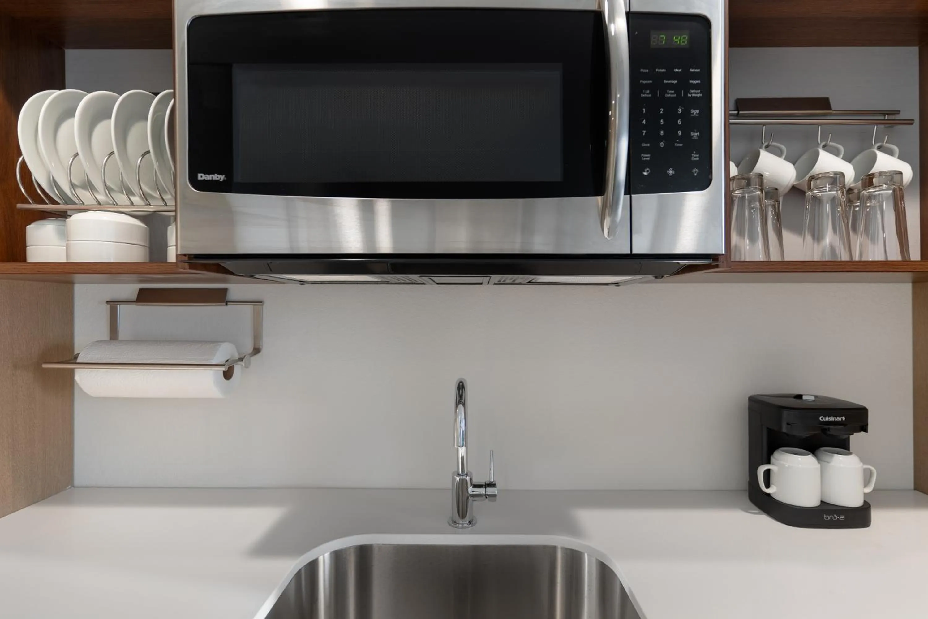 Kitchen or kitchenette in Home2 Suites By Hilton Kokomo