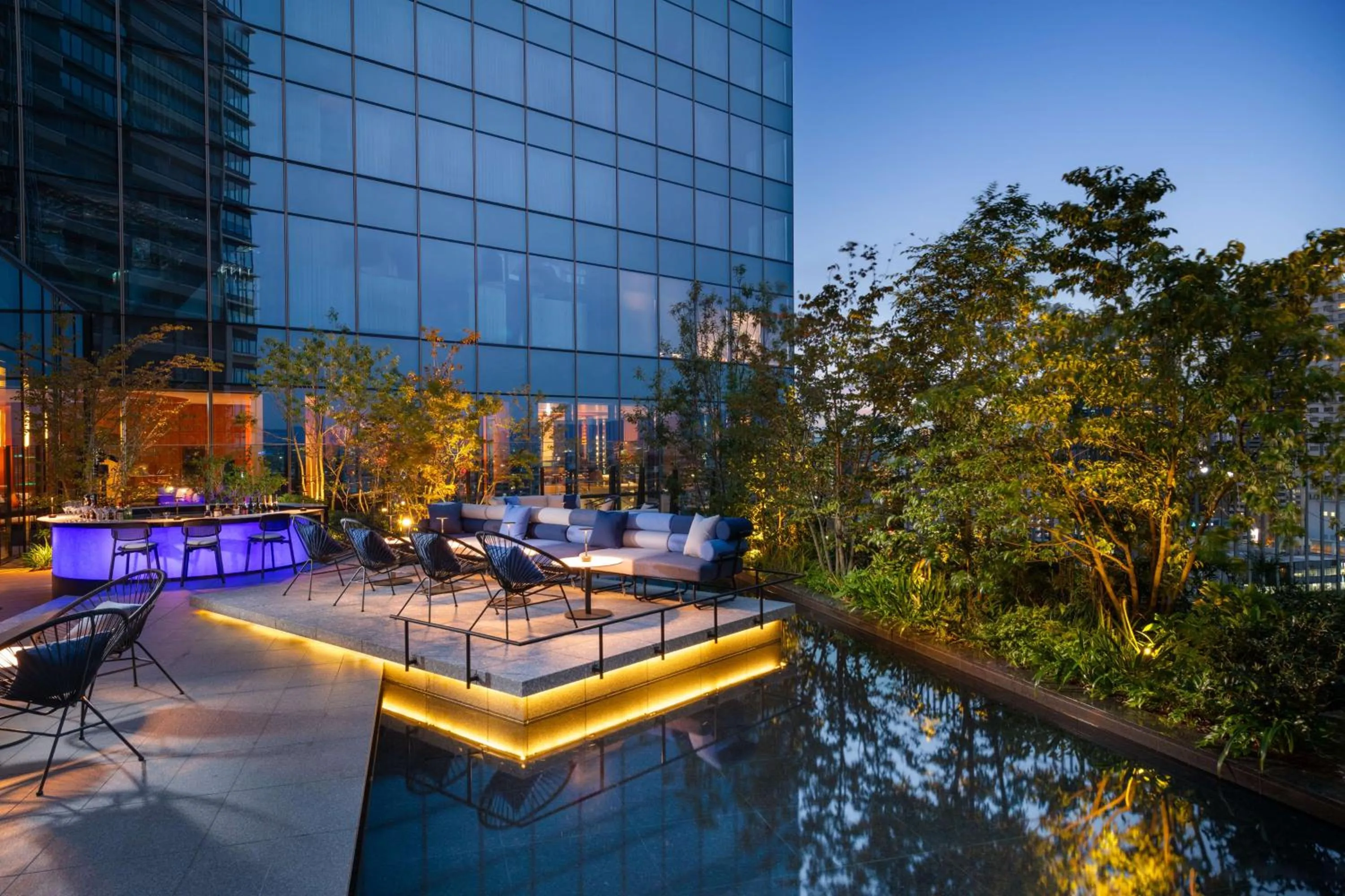 Lounge or bar in Canopy By Hilton Osaka Umeda