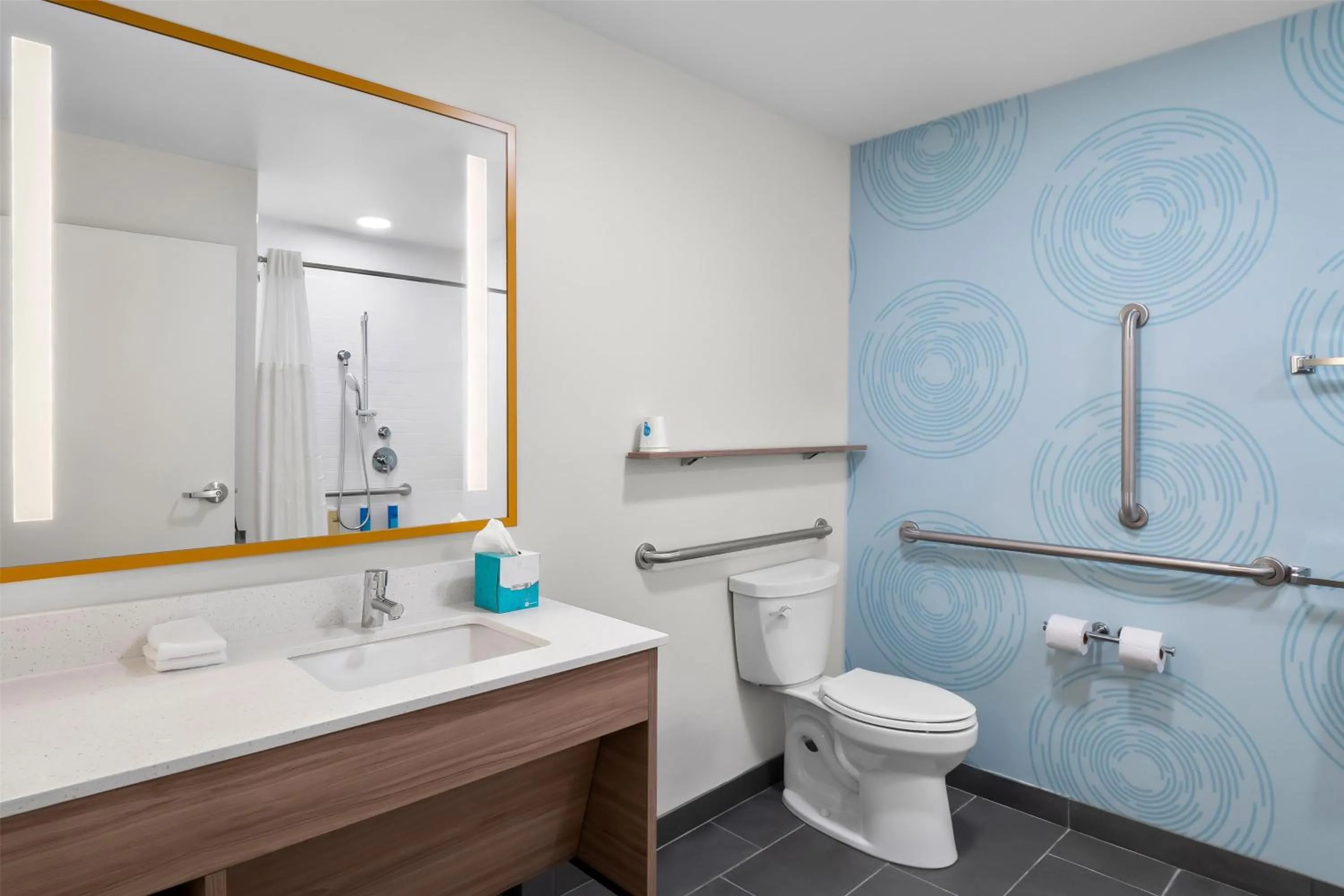 Bathroom in Tru By Hilton Wauseon