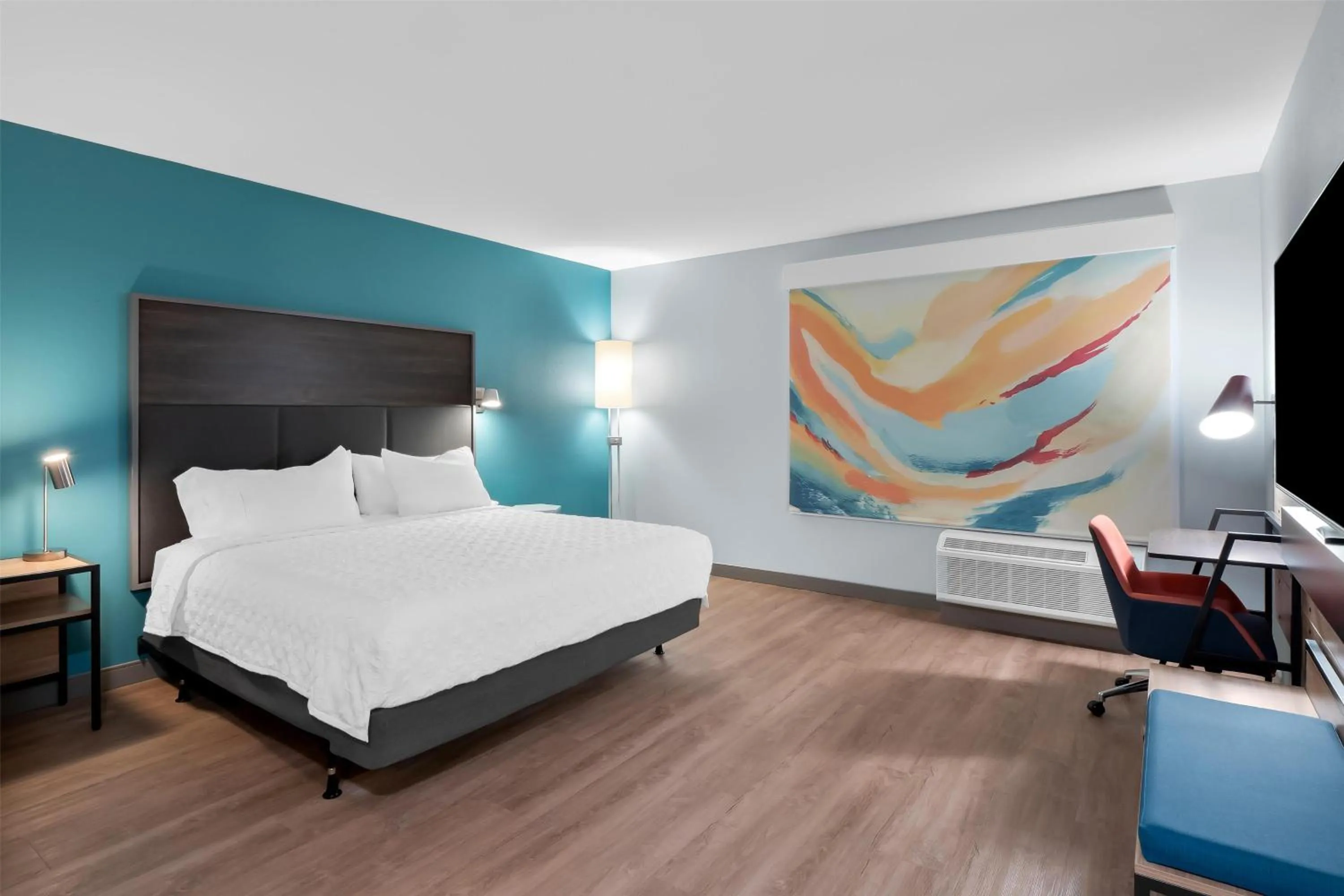Bedroom, Bed in Tru By Hilton Wauseon