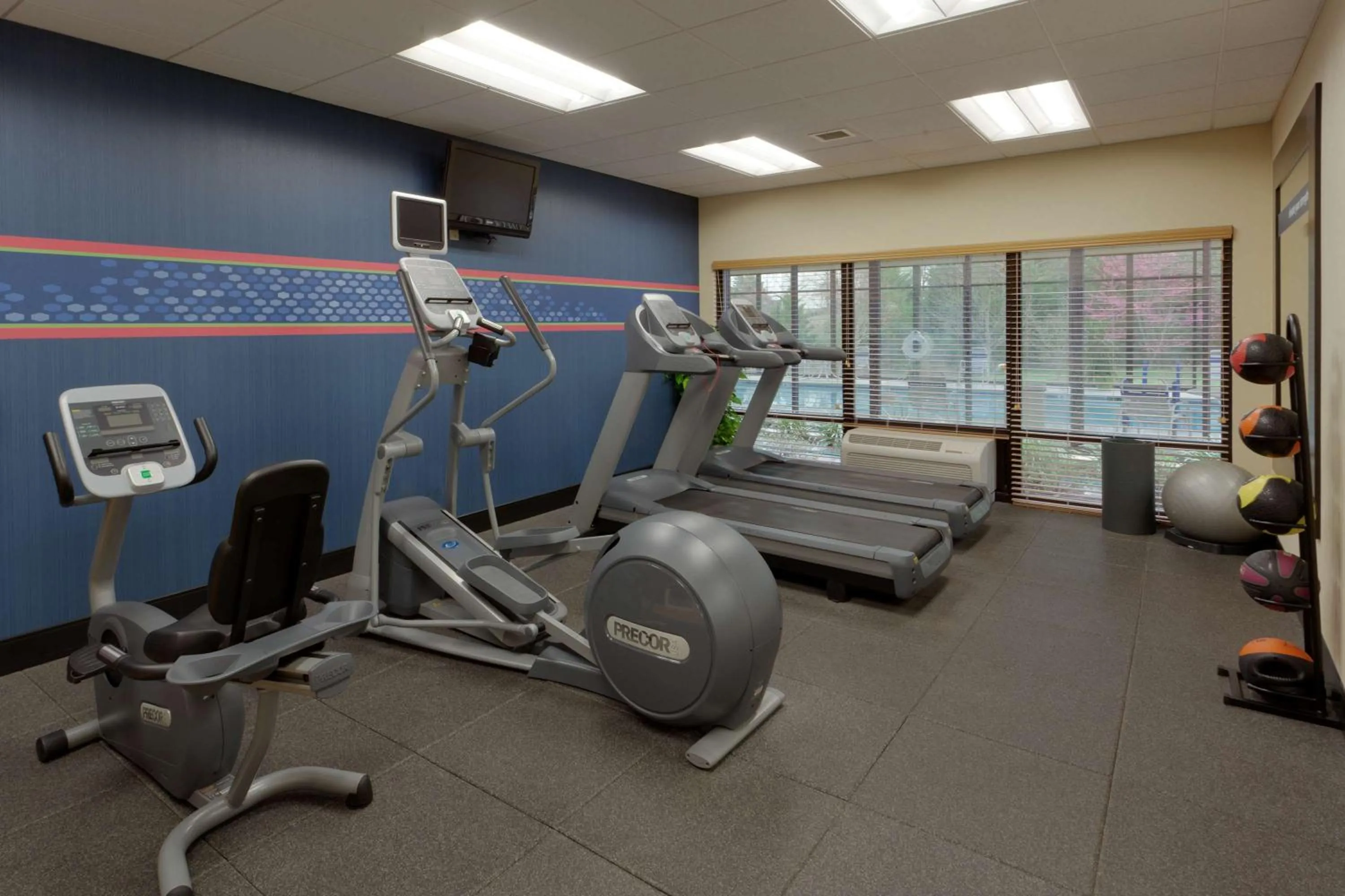 Fitness centre/facilities in Hampton Inn Warrenton, Va