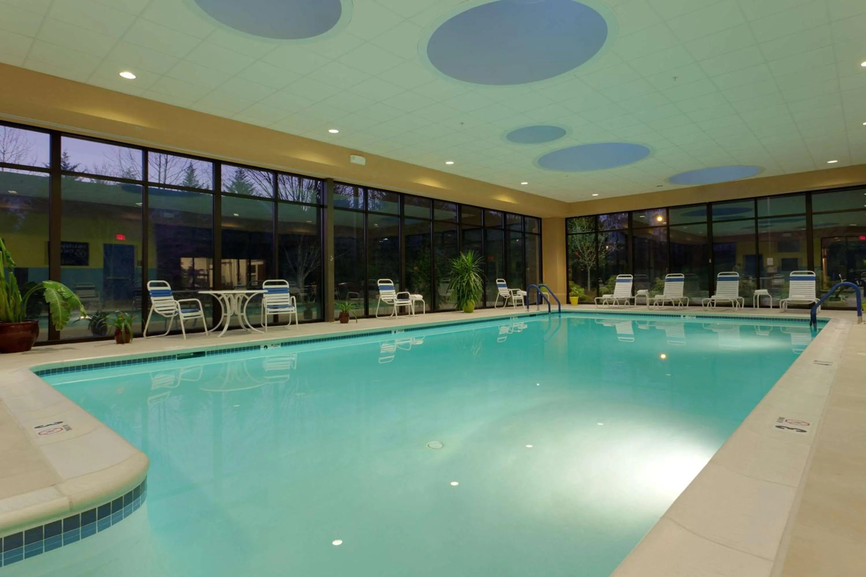 Pool view in Hampton Inn Warrenton, Va