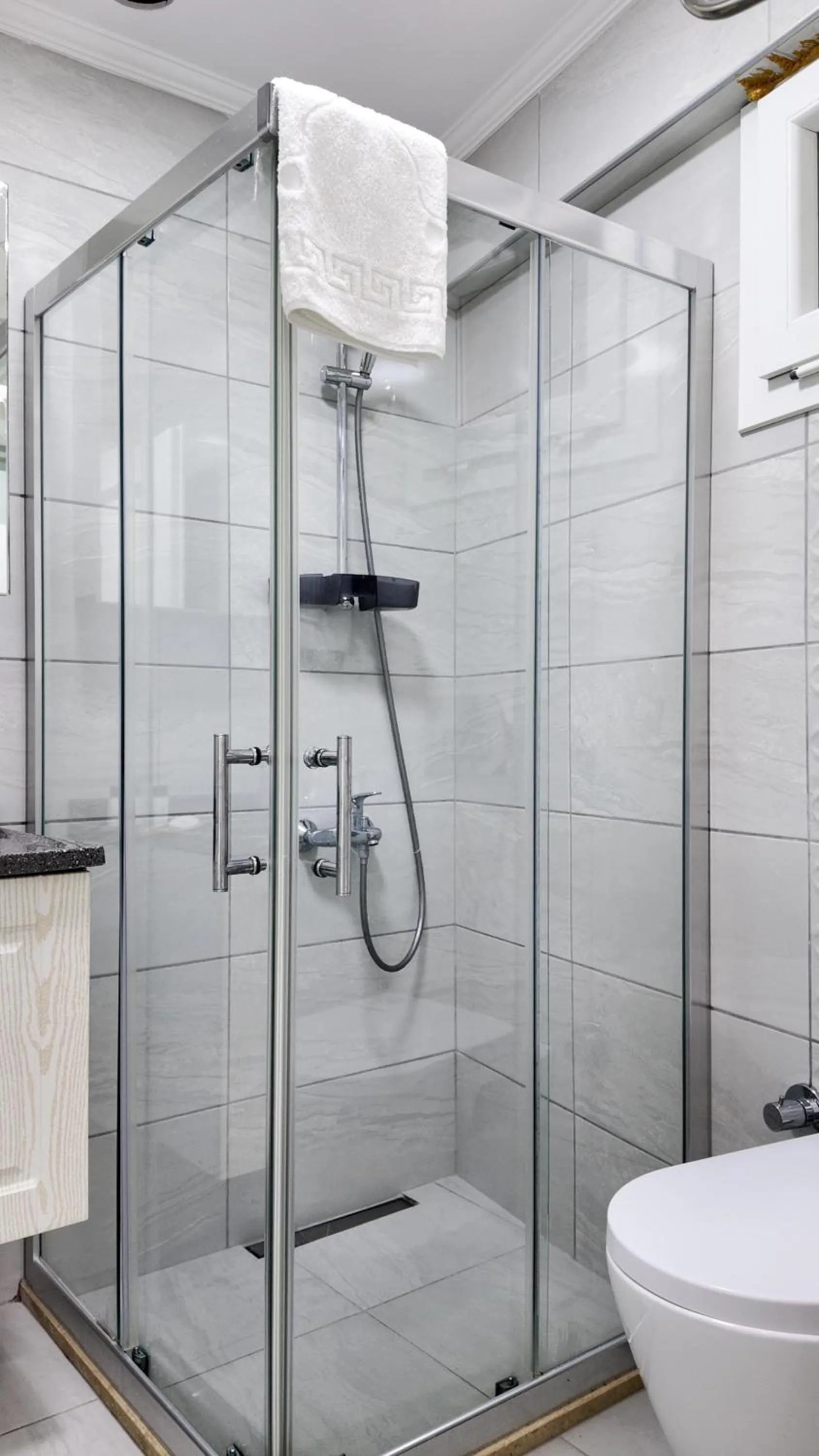 Shower in Lizbonia Hotels Bodrum