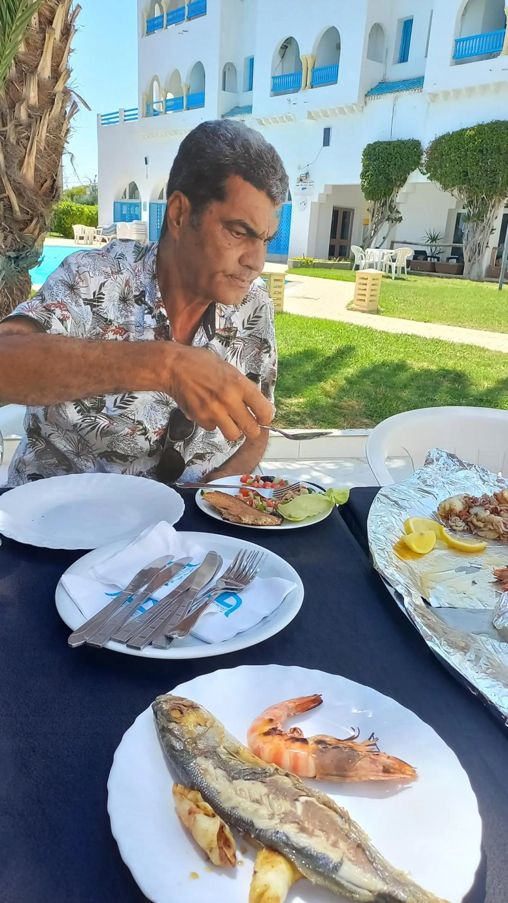 Restaurant/places to eat in Hotel Le Khalife