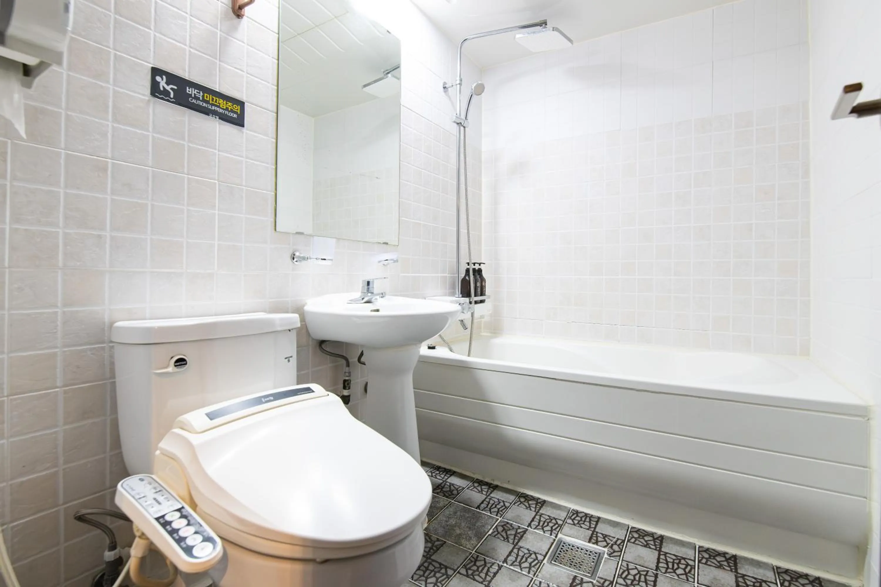 Bathroom in Gung Business Hotel