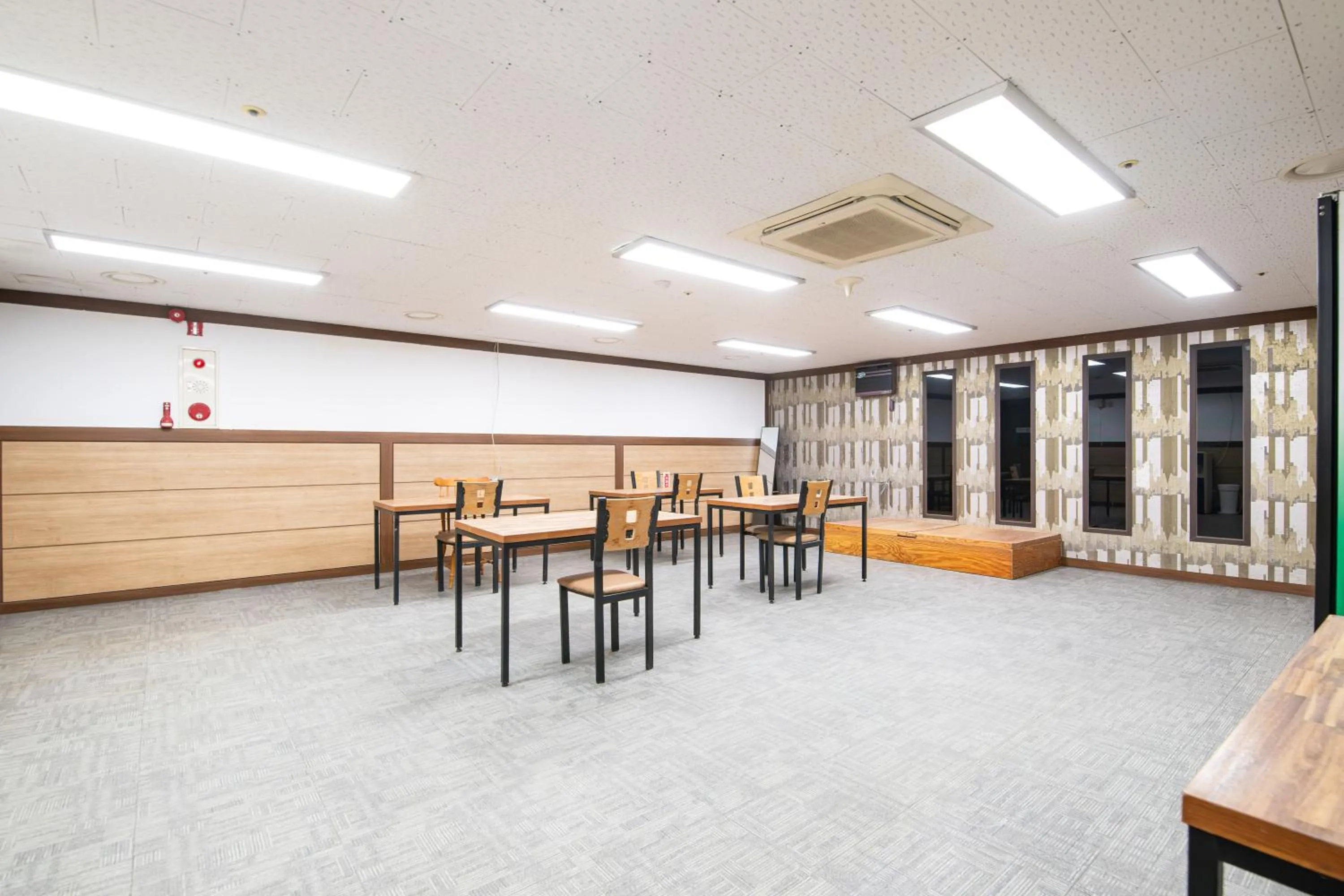 Restaurant/places to eat in Gung Business Hotel