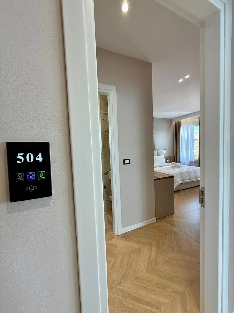 Deluxe Double Room with Side Sea View in Gent's Inn Luxury Deluxe Double Room with Side Sea View in Gent's Inn Luxury