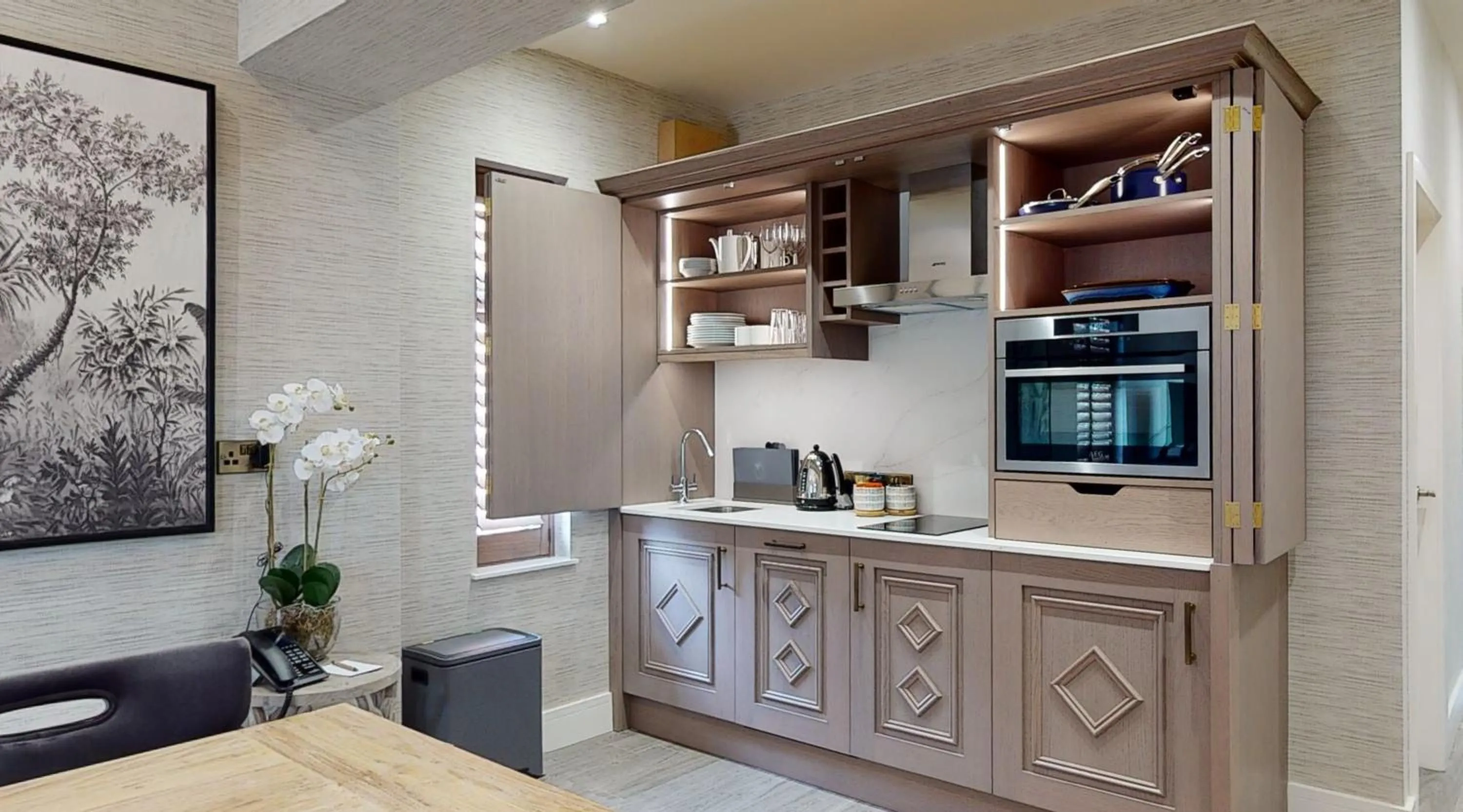 Kitchen or kitchenette in Aldwark Manor Estate