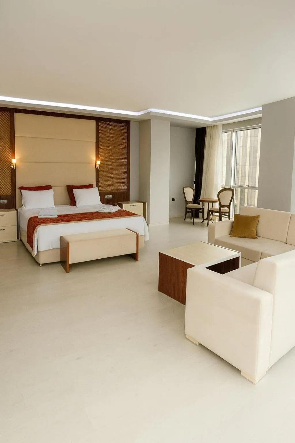 Bedroom, Bed in Cevaher Hotel & Suıtes