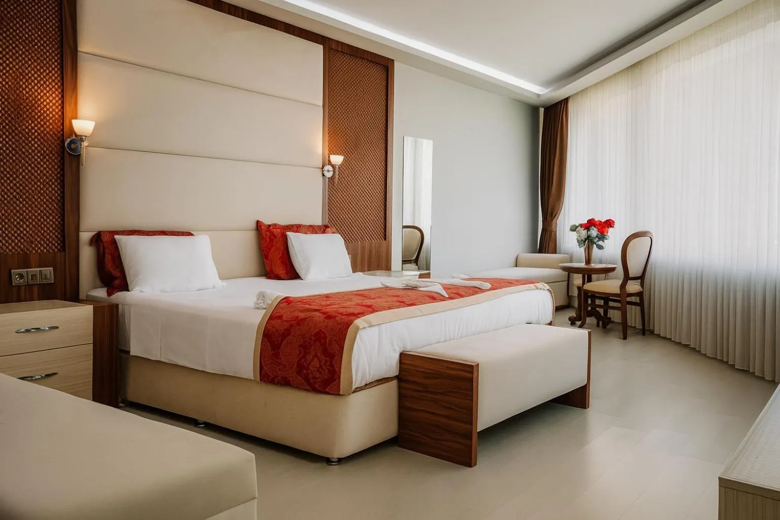 Bedroom, Bed in Cevaher Hotel & Suıtes