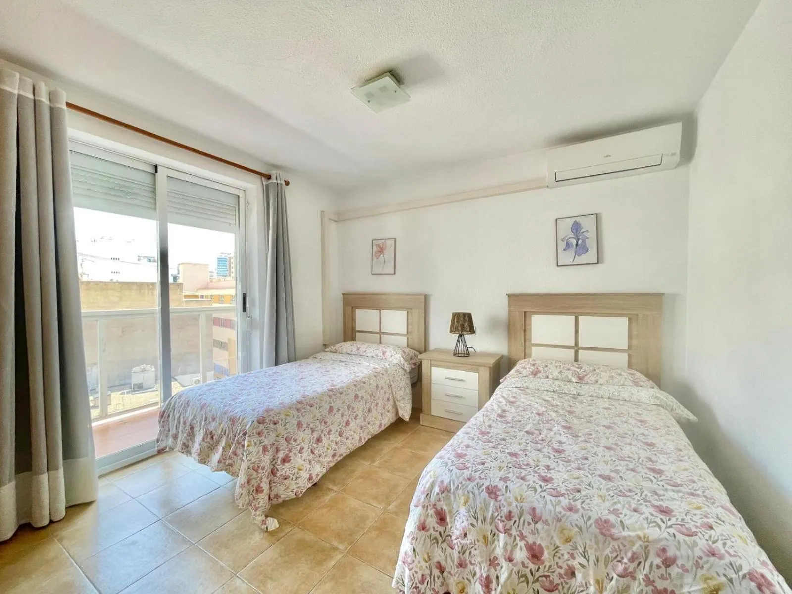 Bed in Old Town Coza Apartment Benidorm