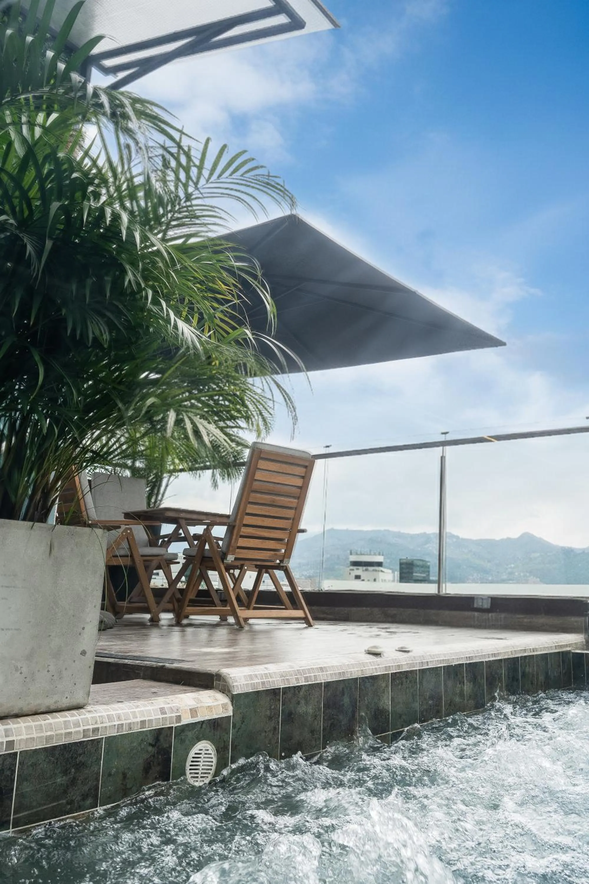 Day in The O by Seekers Medellín