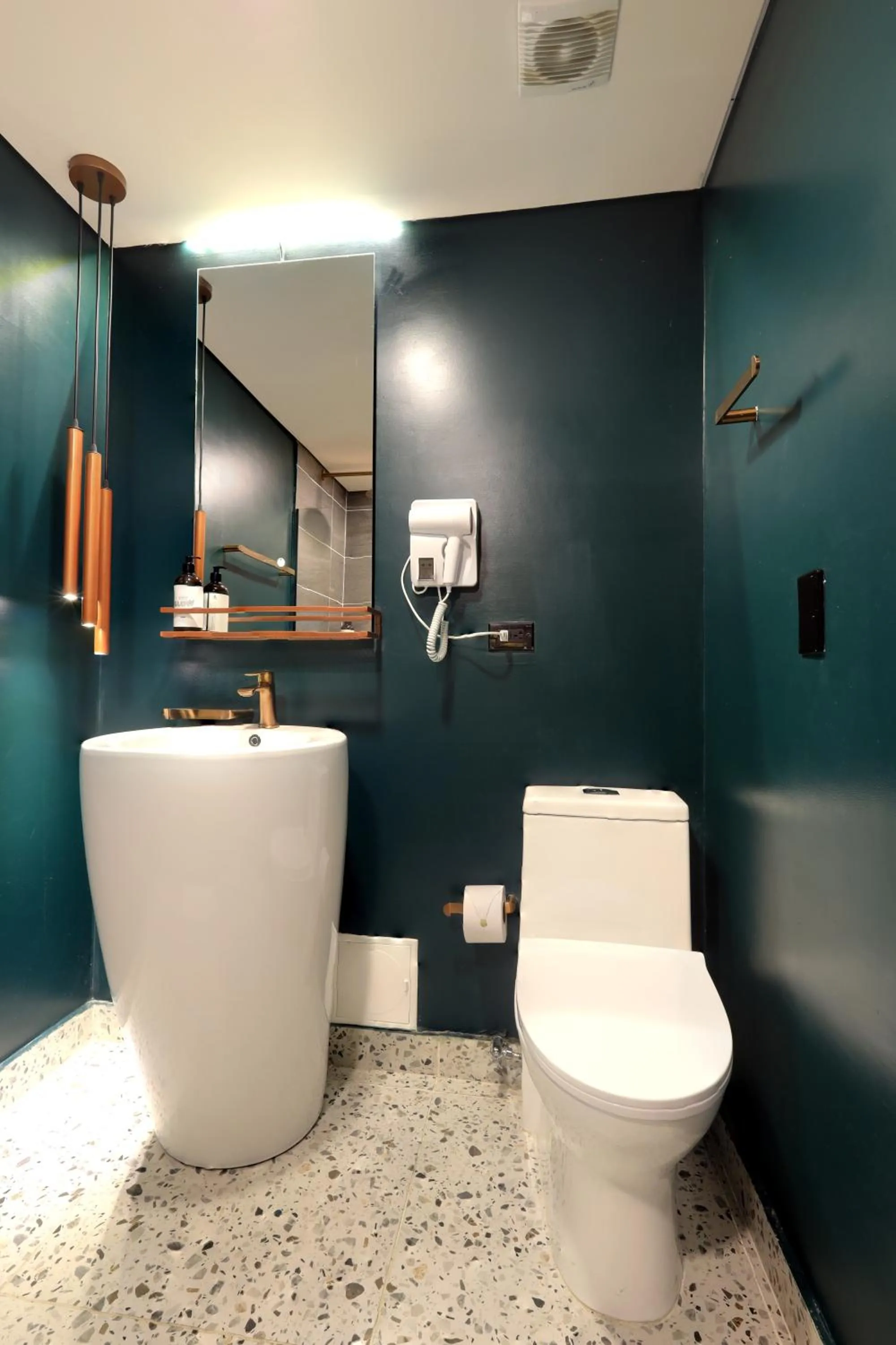 Bathroom in The O by Seekers Medellín