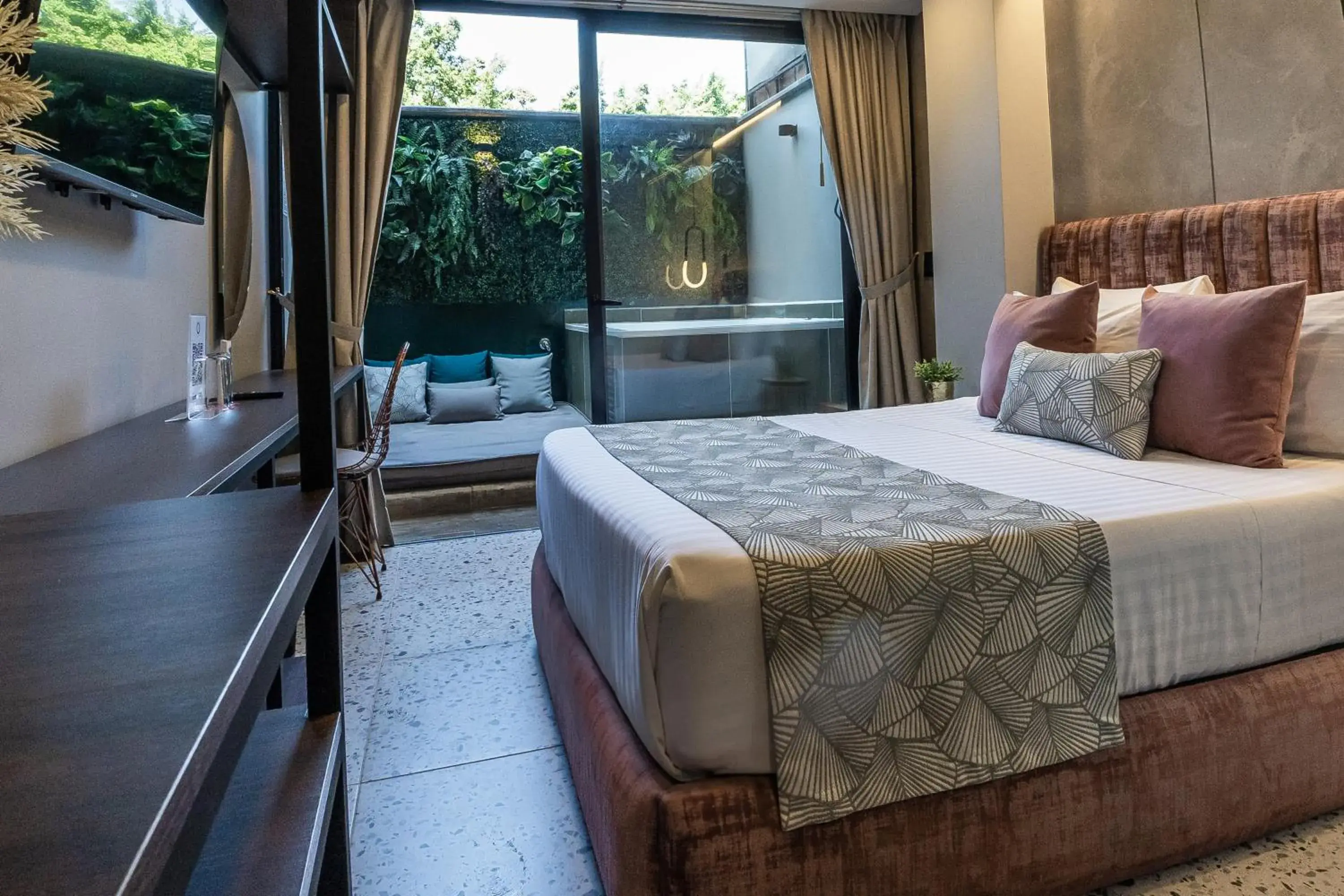 Superior Double Room with Hot Tub in The O by Seekers Medellín Superior Double Room with Hot Tub in The O by Seekers Medellín