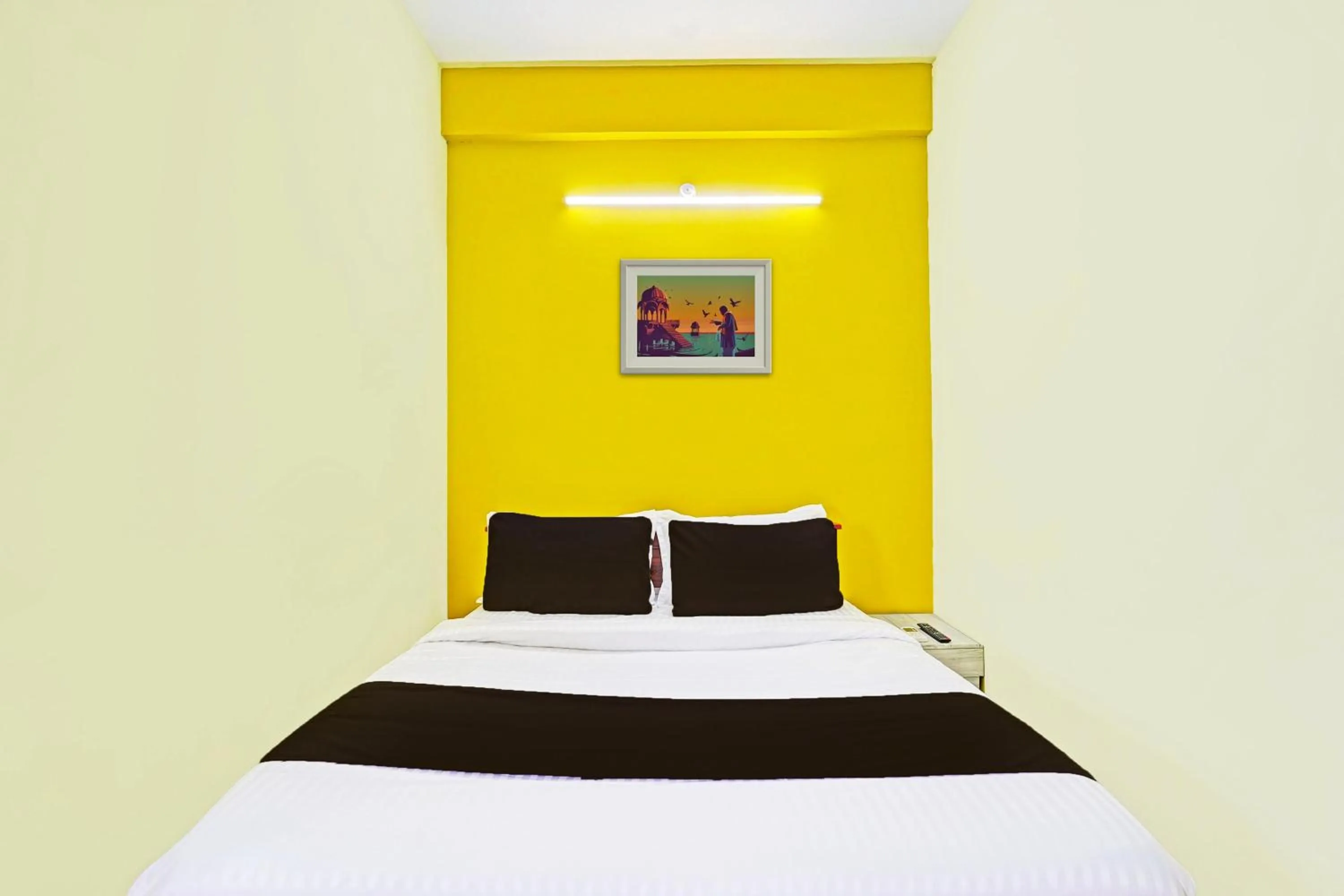 Bedroom, Bed in Hotel O by OYO LA VGA RESIDENCY