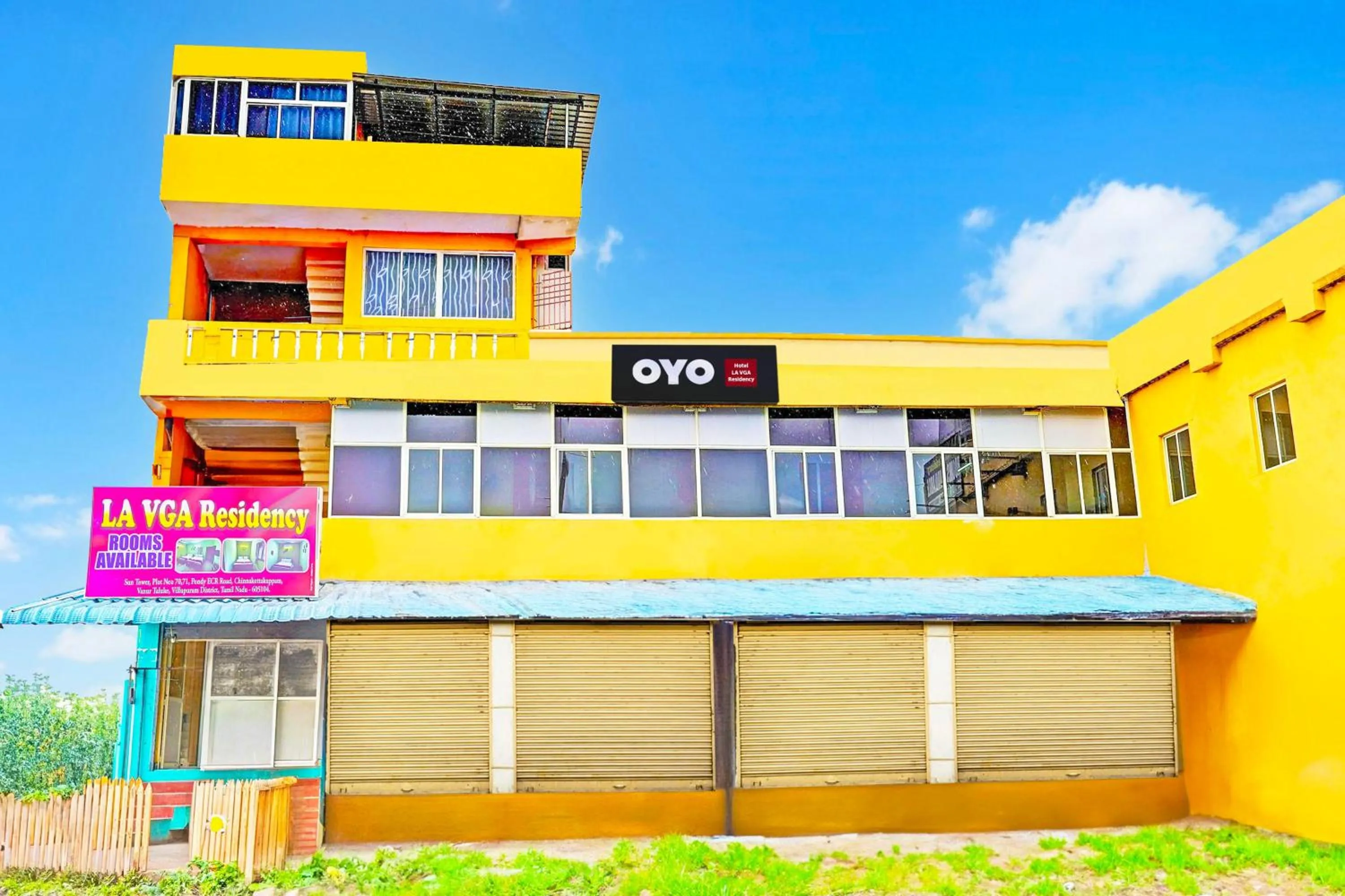 Facade/entrance in Hotel O by OYO LA VGA RESIDENCY