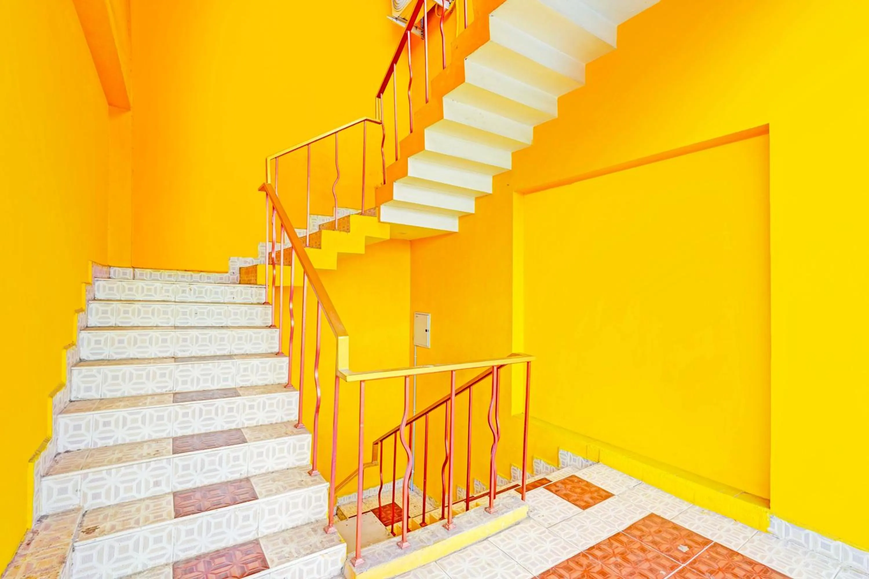 Lobby or reception in Hotel O by OYO LA VGA RESIDENCY