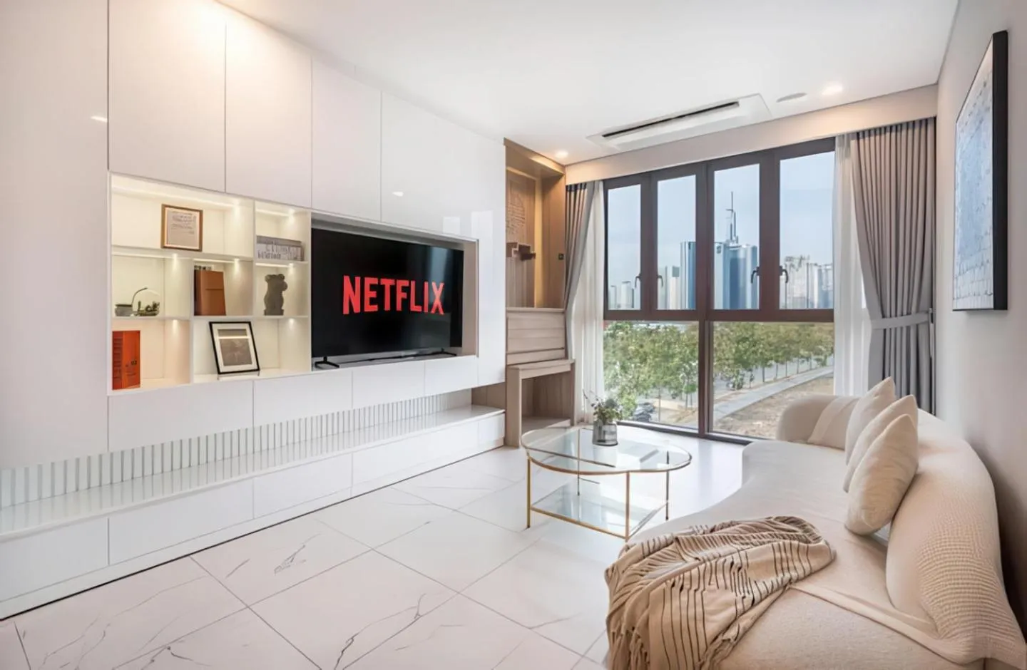 TV and multimedia in The Galleria Thủ Thiêm - Panorama Sky View