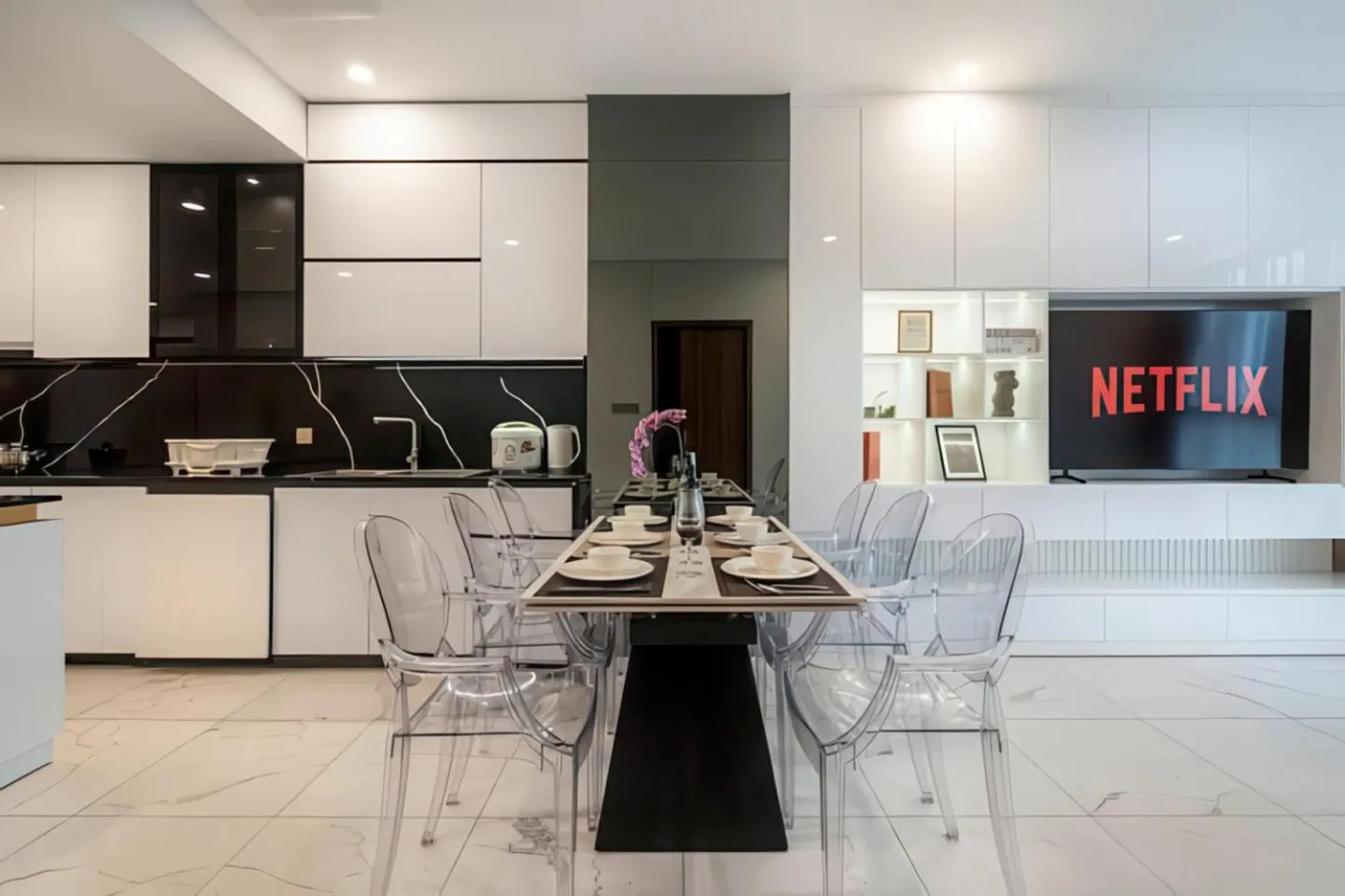 TV and multimedia in The Galleria Thủ Thiêm - Panorama Sky View