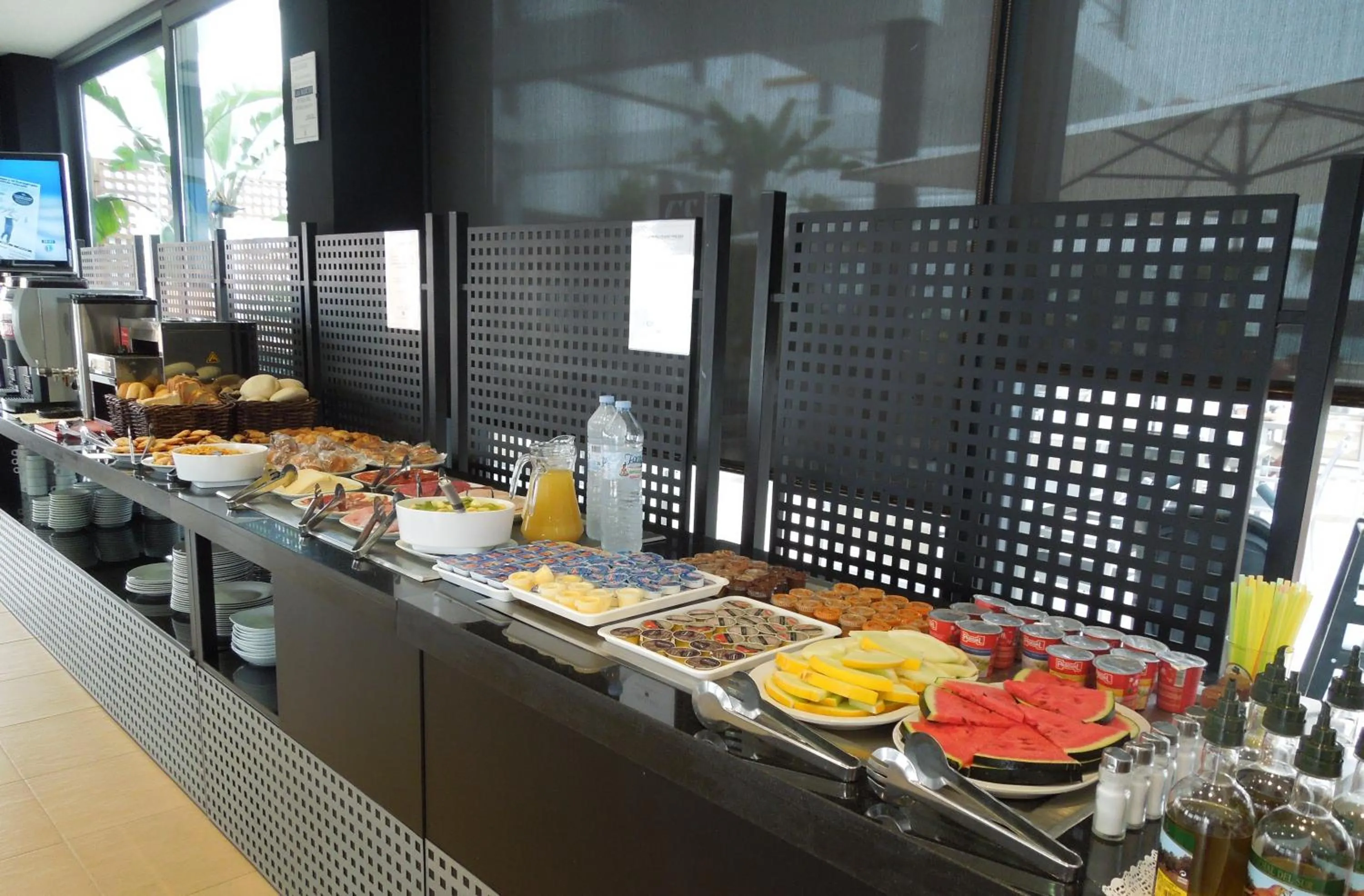 Food in Hotel y Apartamentos Conilsol