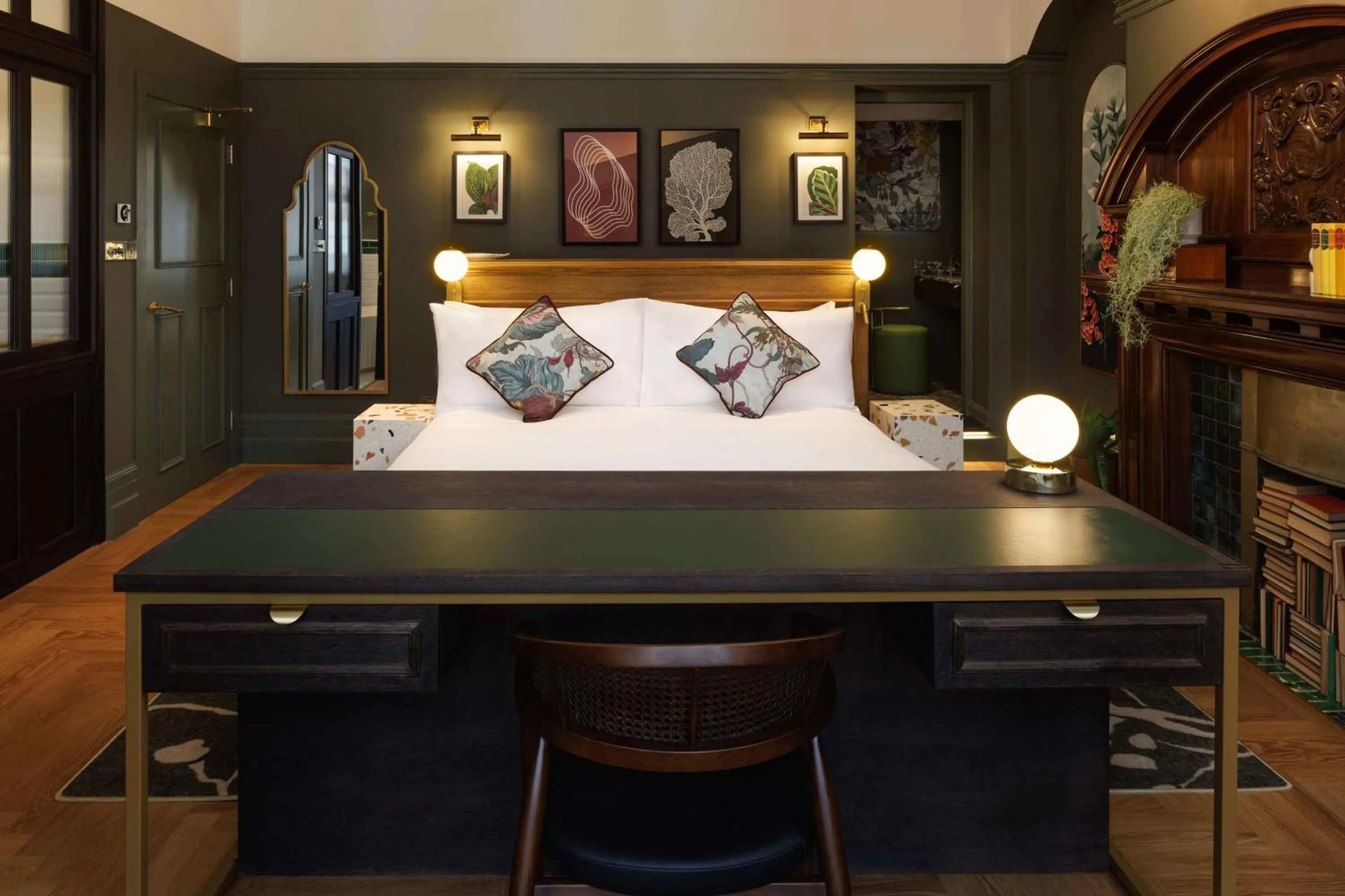 Bedroom, Bed in The Samuel Ryder Hotel St Albans, Tapestry Collection Hilton