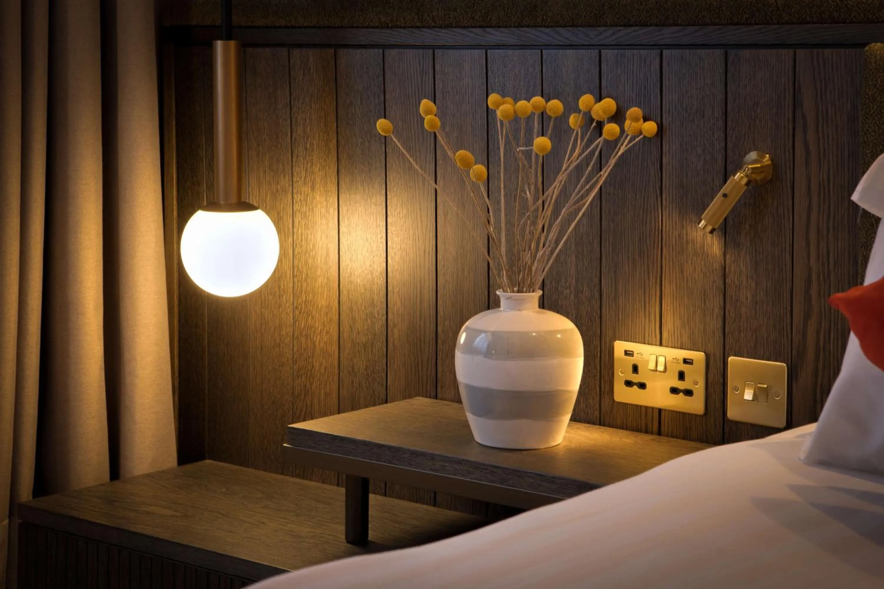 Bed in The Samuel Ryder Hotel St Albans, Tapestry Collection Hilton