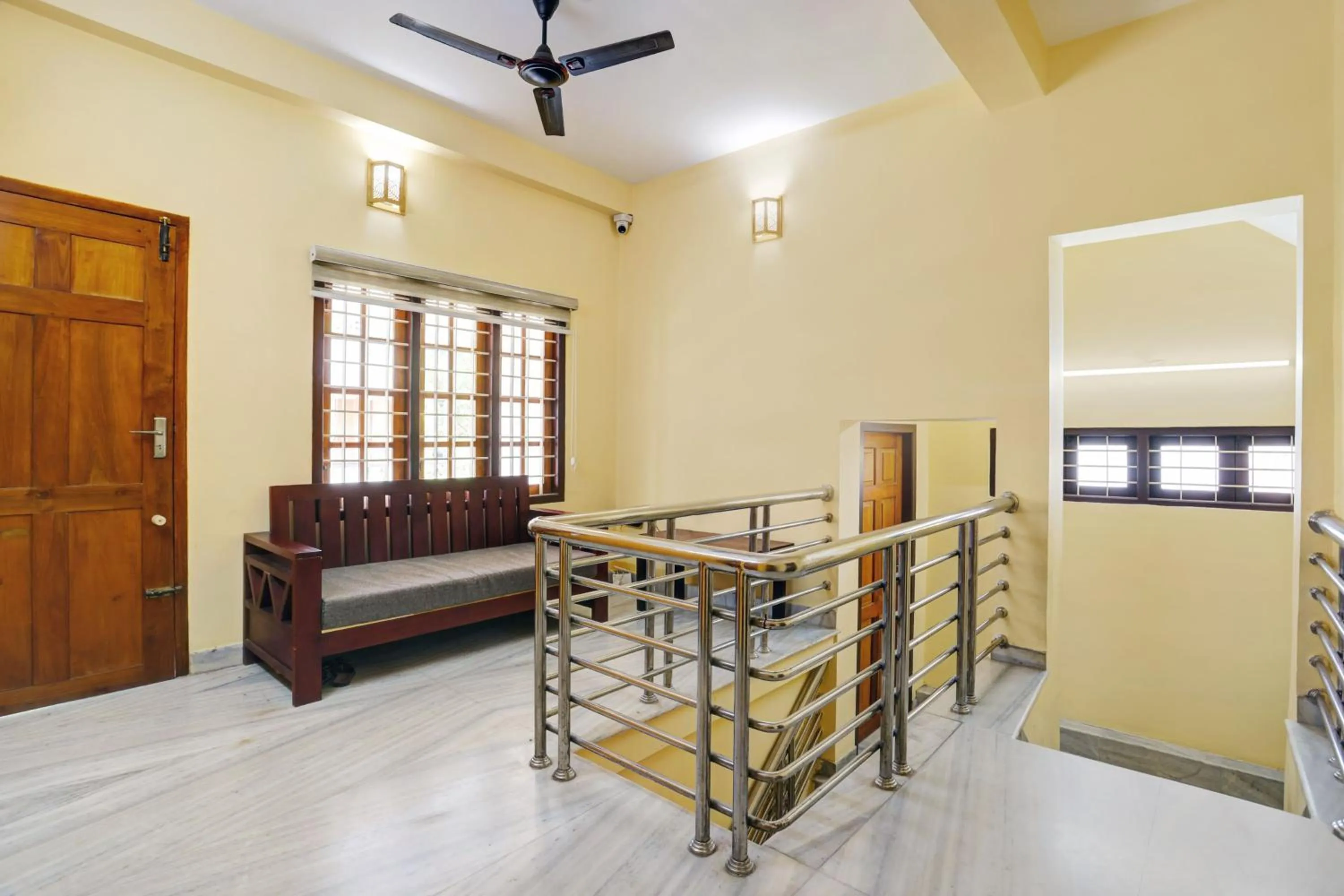 Lobby or reception, Bed in Hotel O LM RESIDENCY