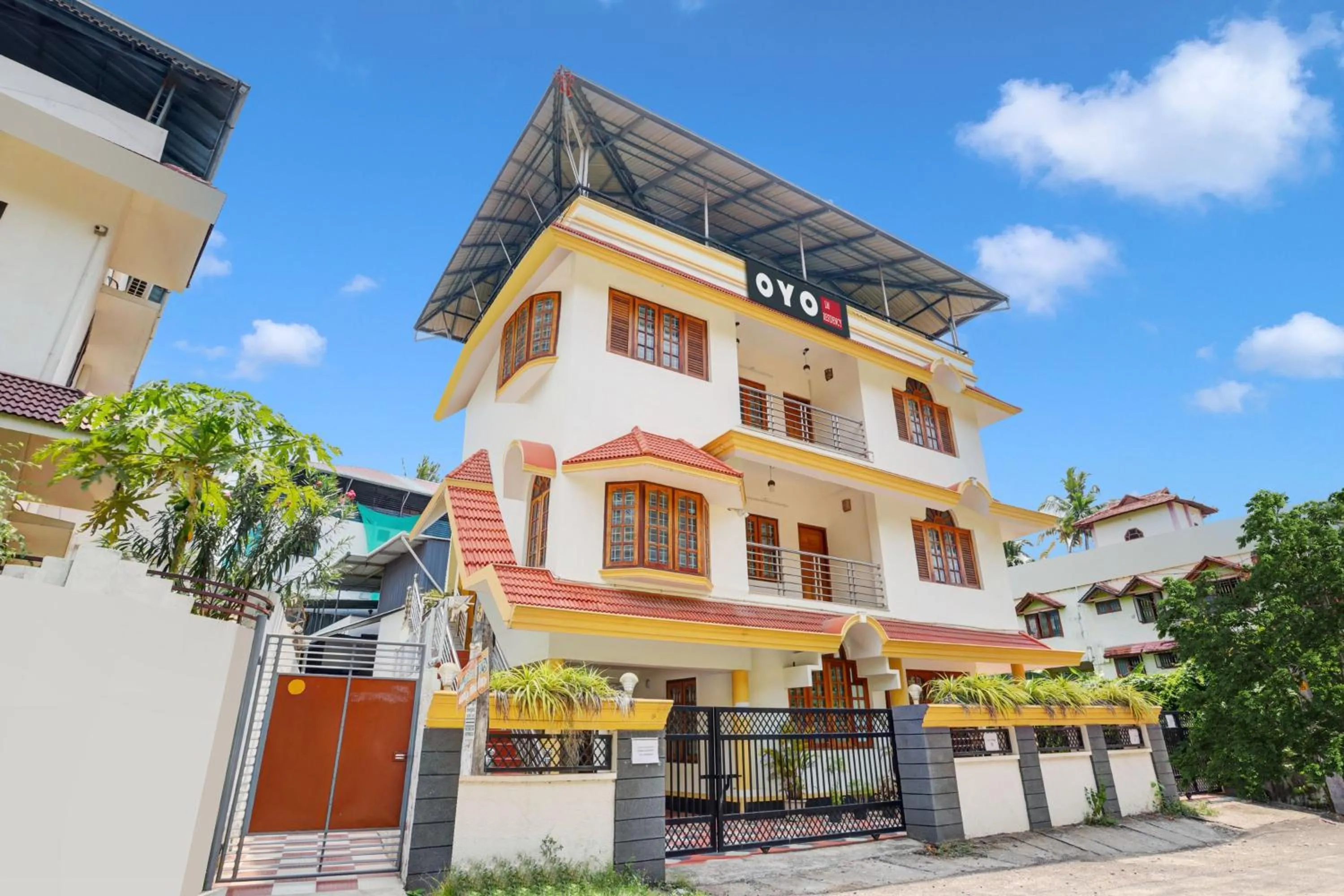 Facade/entrance in Hotel O LM RESIDENCY