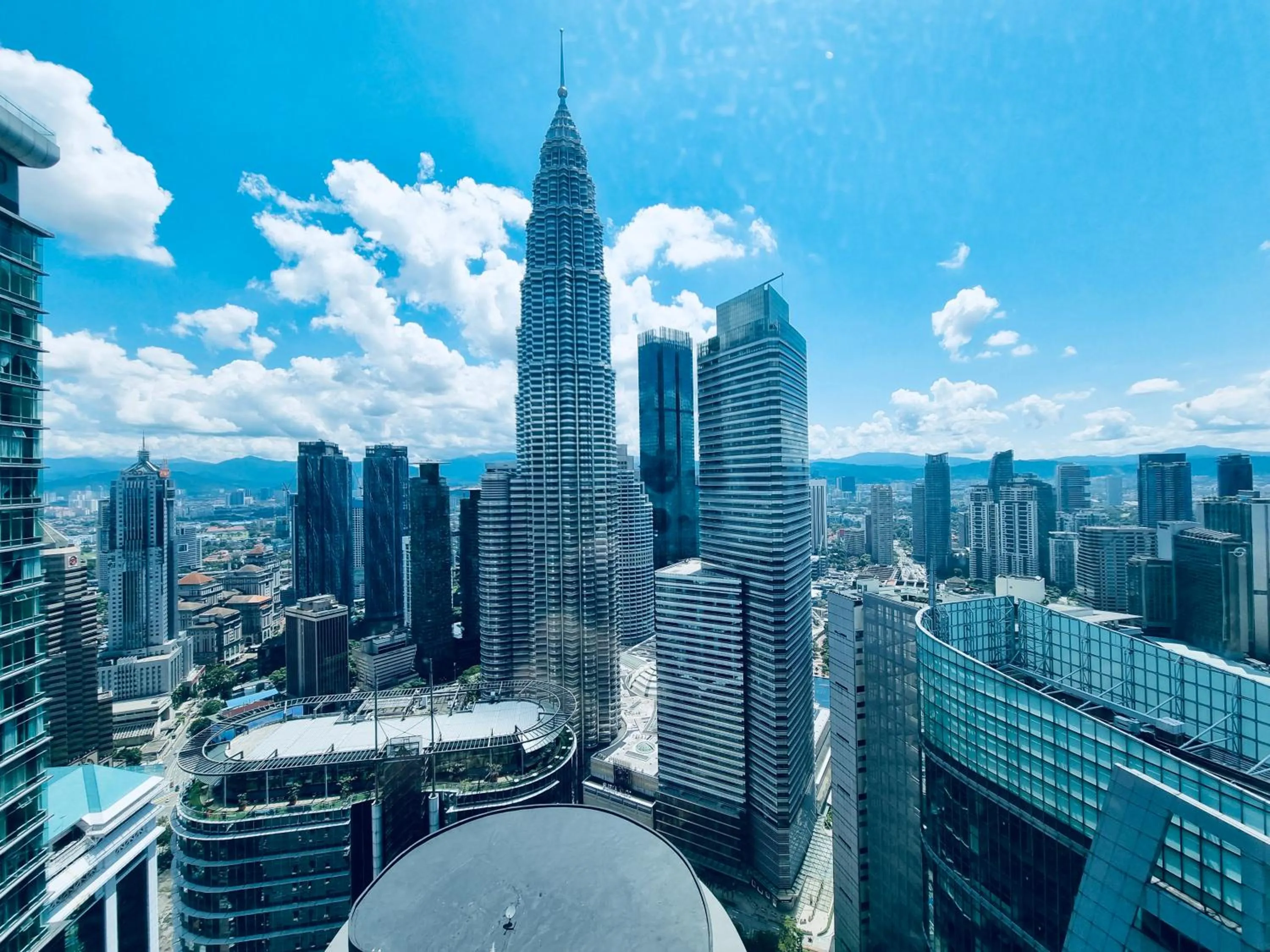 Bird's eye view in Sky Suites KLCC by Luna KL