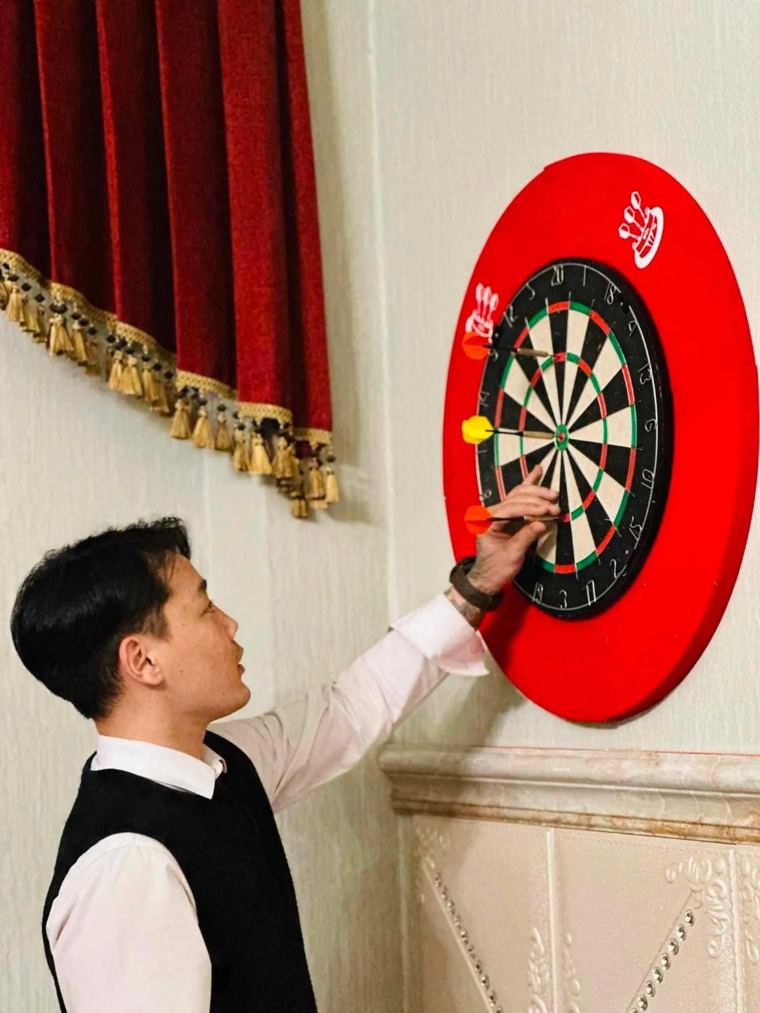 Darts in Amar Hotel Ulaanbaatar live